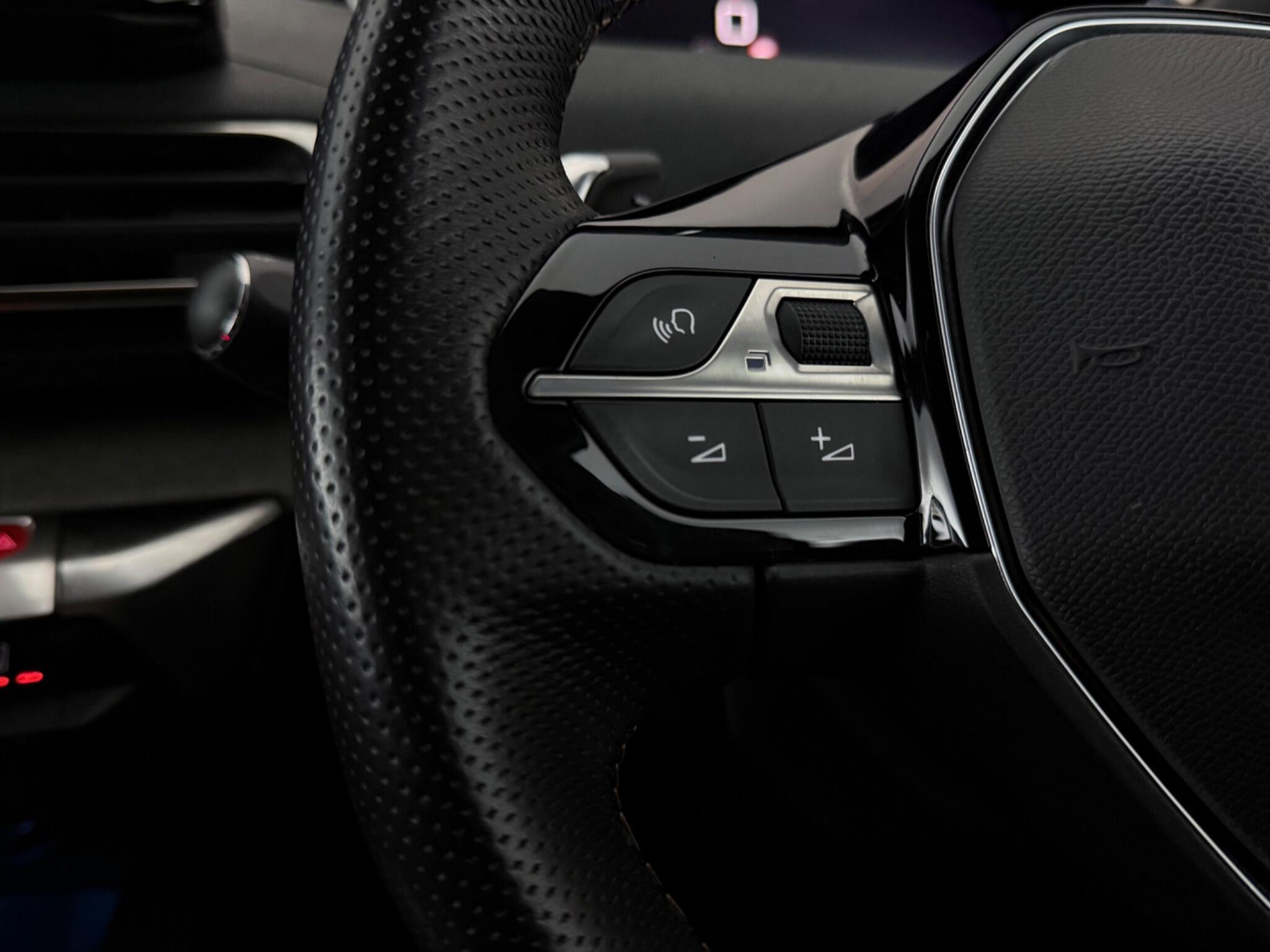 Peugeot 5008 view 14
