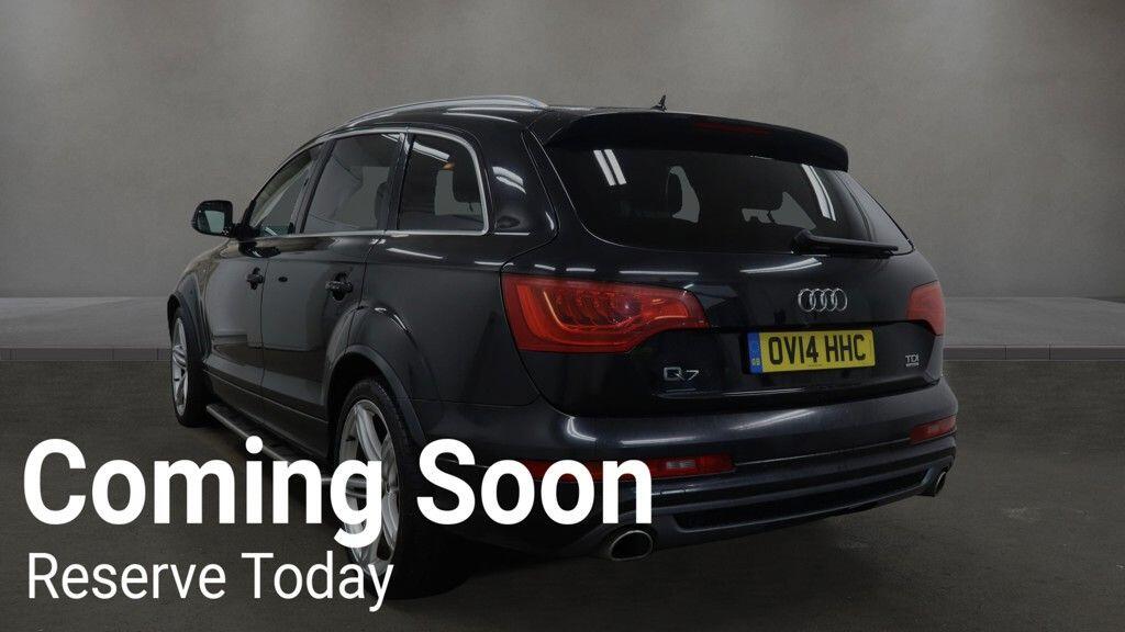 Audi Q7 view 11