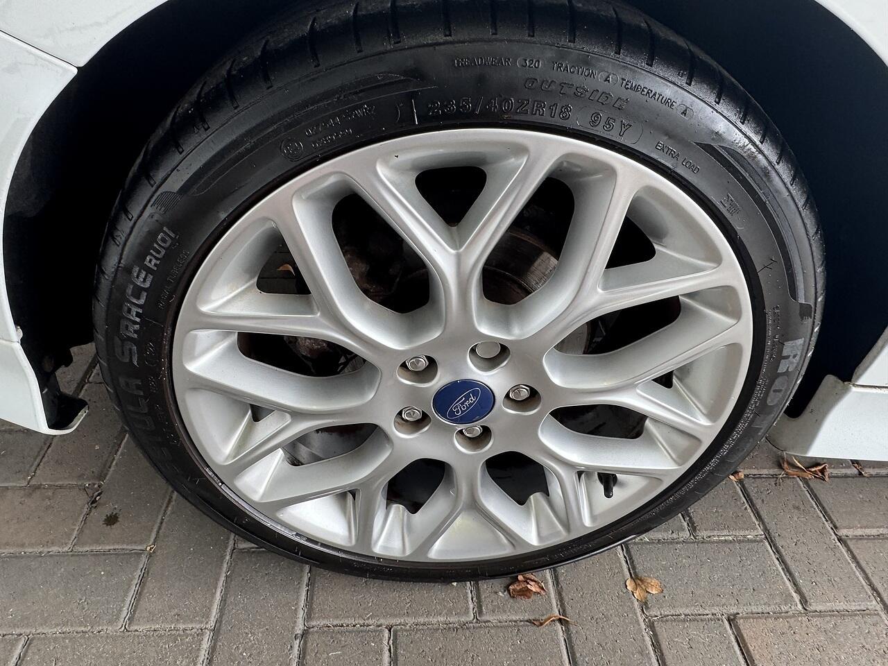 Ford Focus view 25