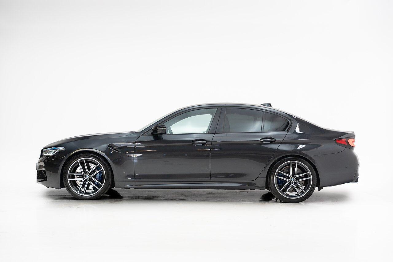 BMW M5 view 12