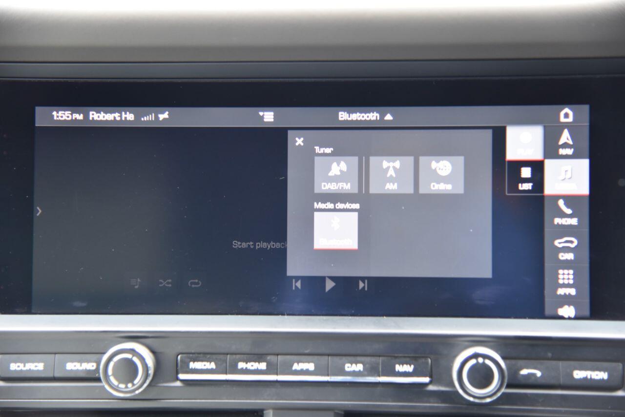 Porsche Macan view 42