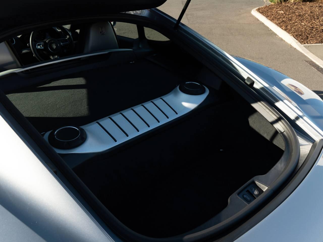 Porsche Cayman view 37