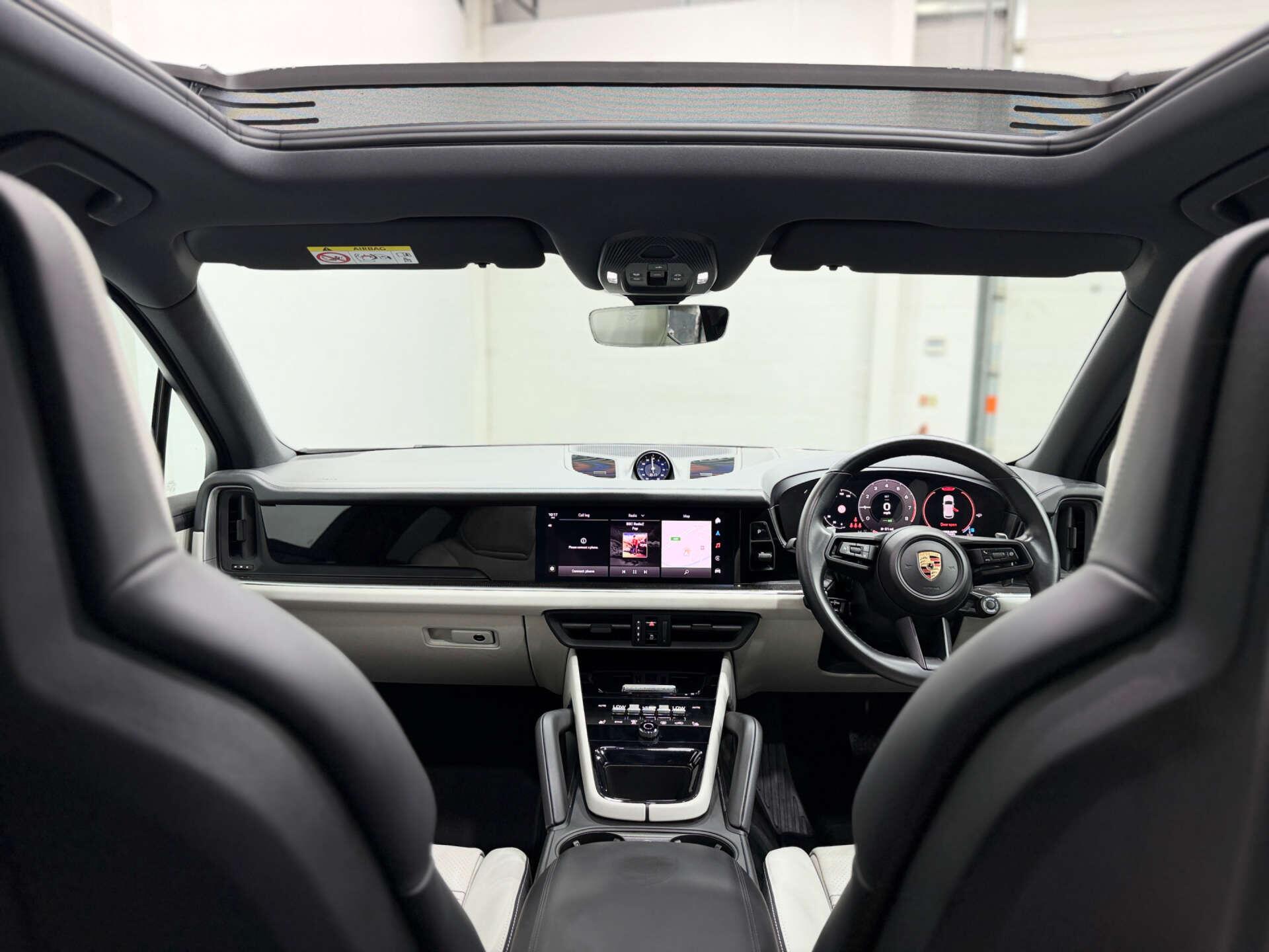 Porsche Cayenne view 18