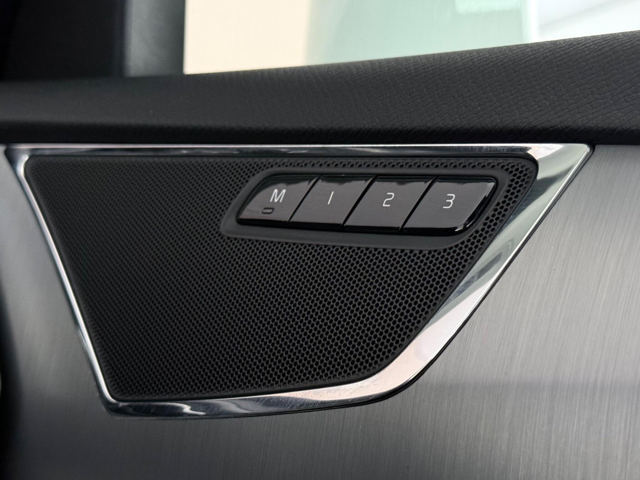 Volvo XC90 view 22