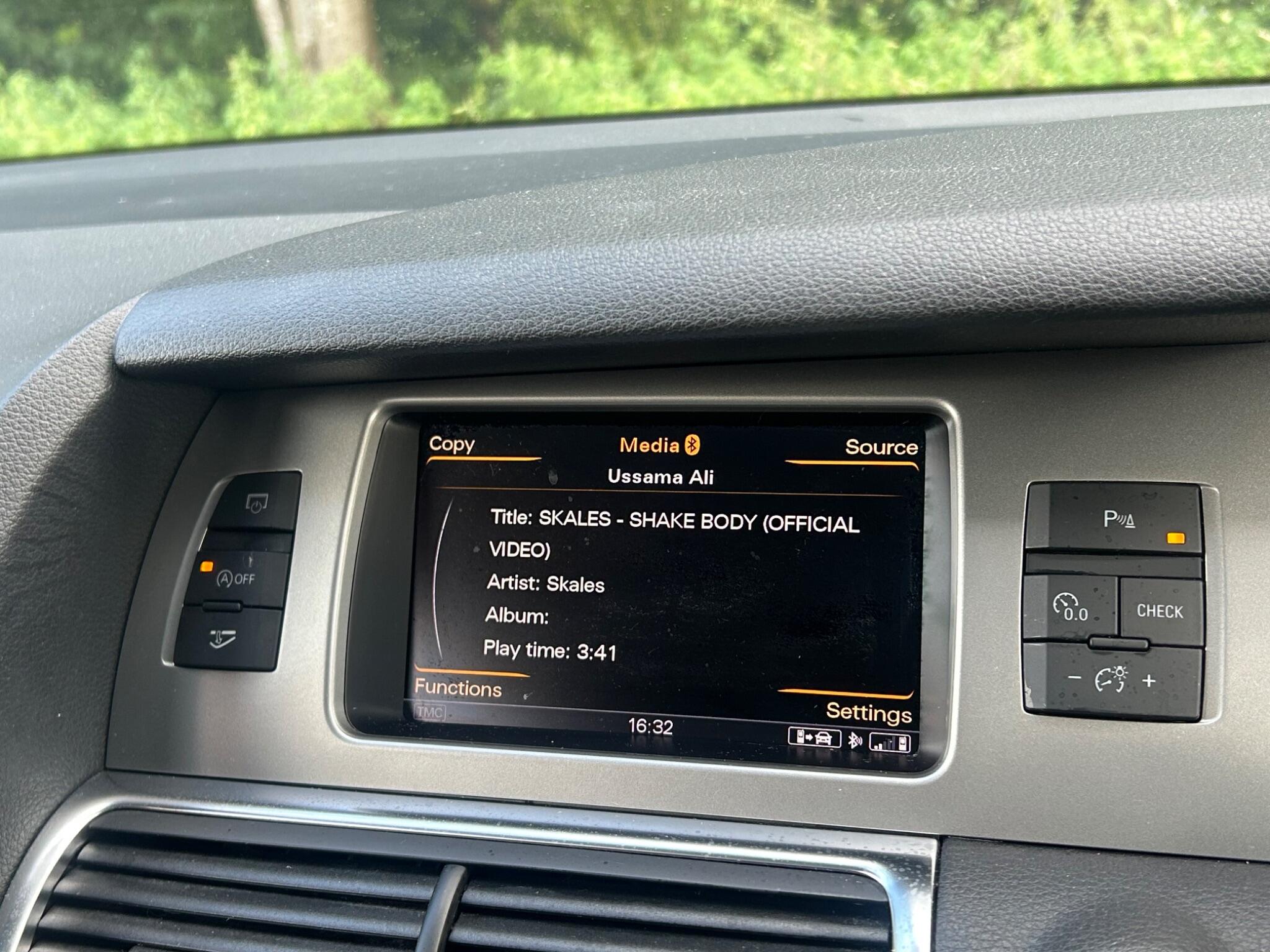 Audi Q7 view 52
