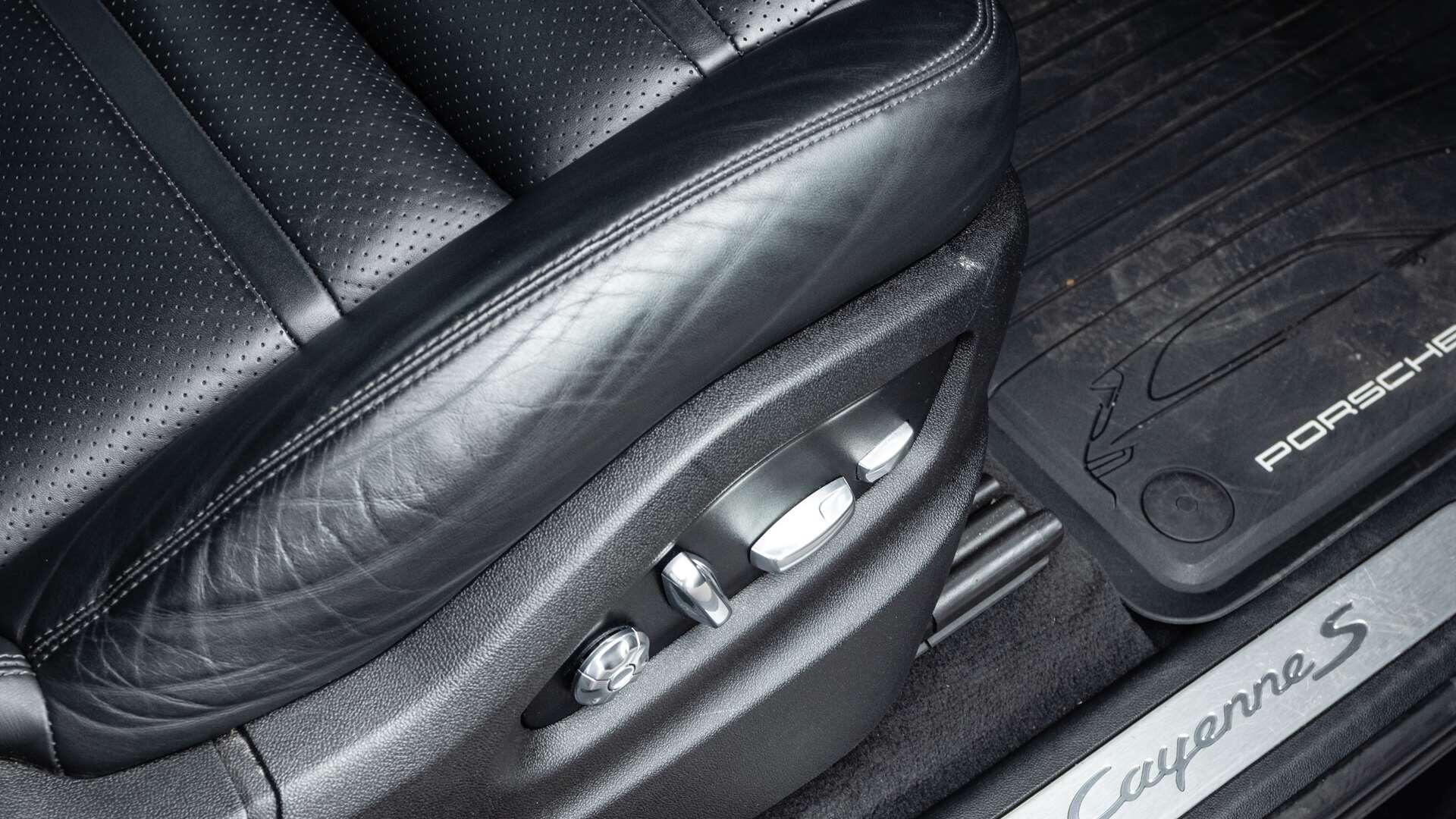 Porsche Cayenne view 27