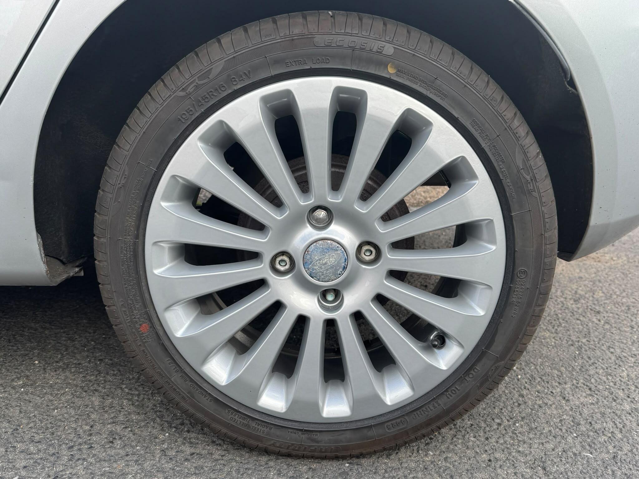 Ford Fiesta view 41