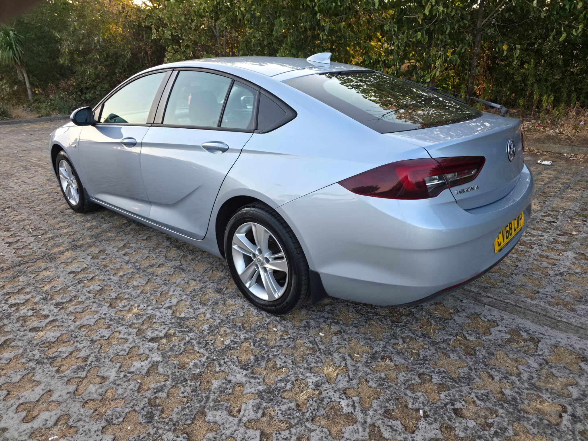 Vauxhall Insignia view 10