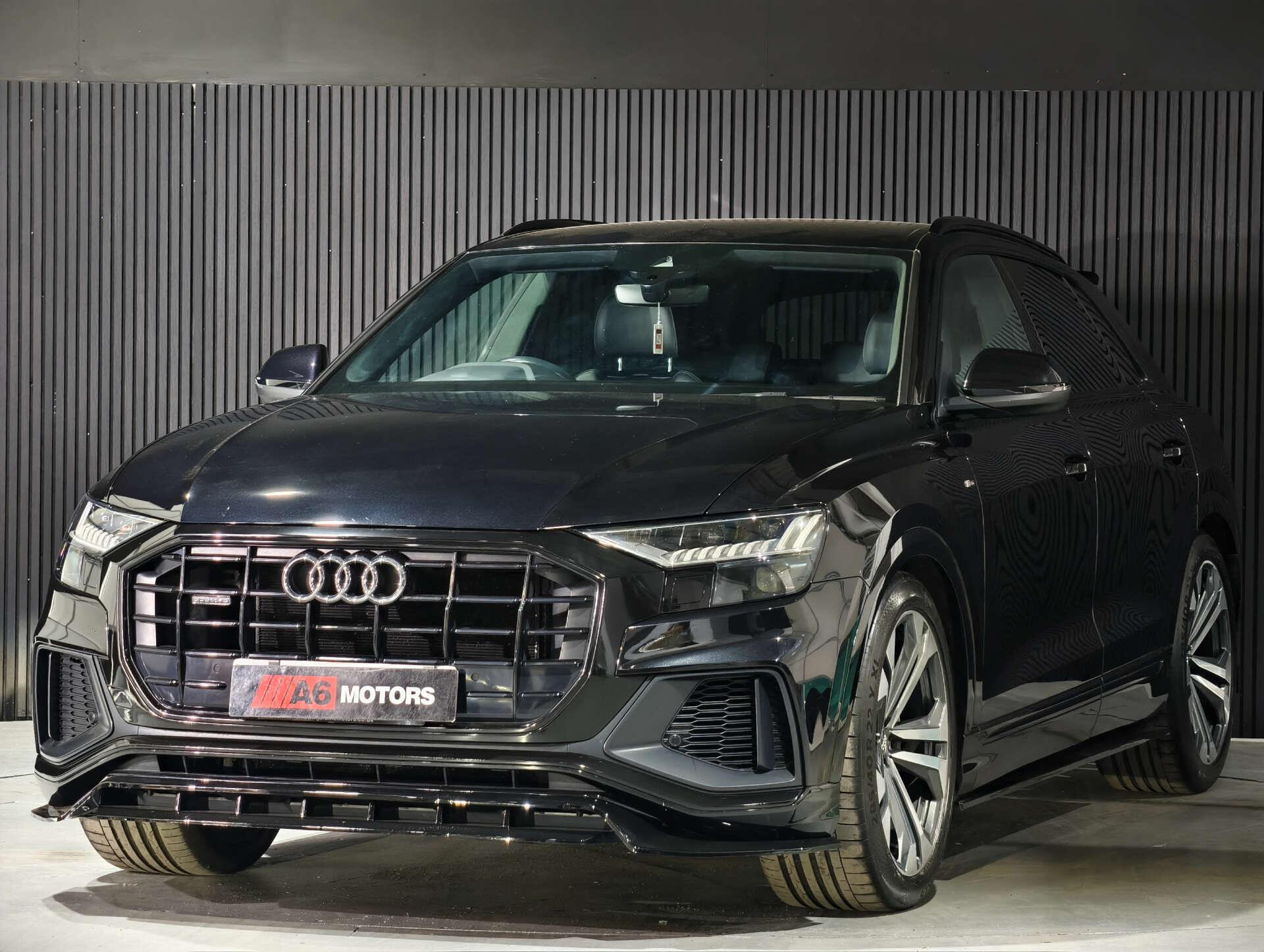 Audi Q8 view 10