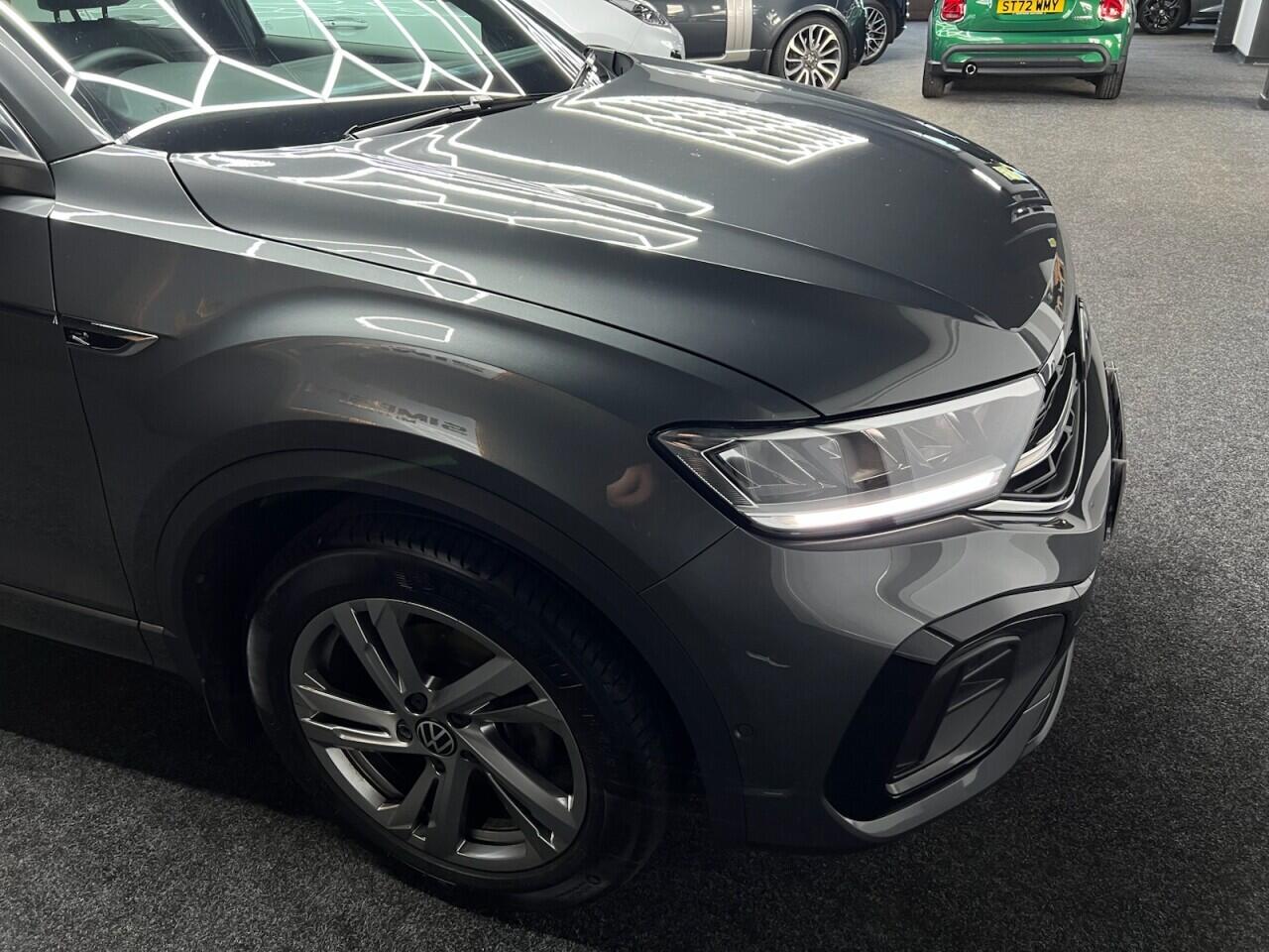 Volkswagen T-Roc view 19