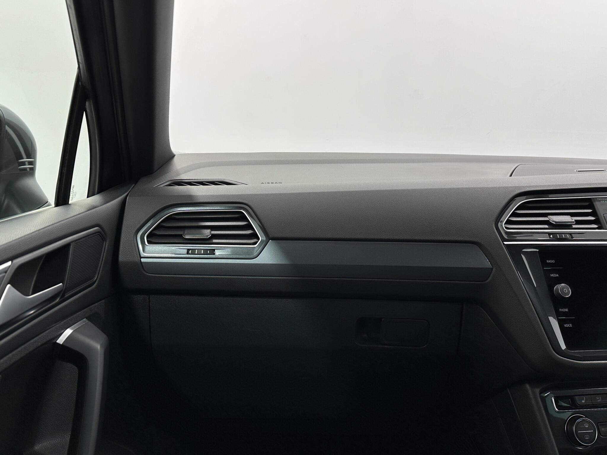 Volkswagen Tiguan view 30