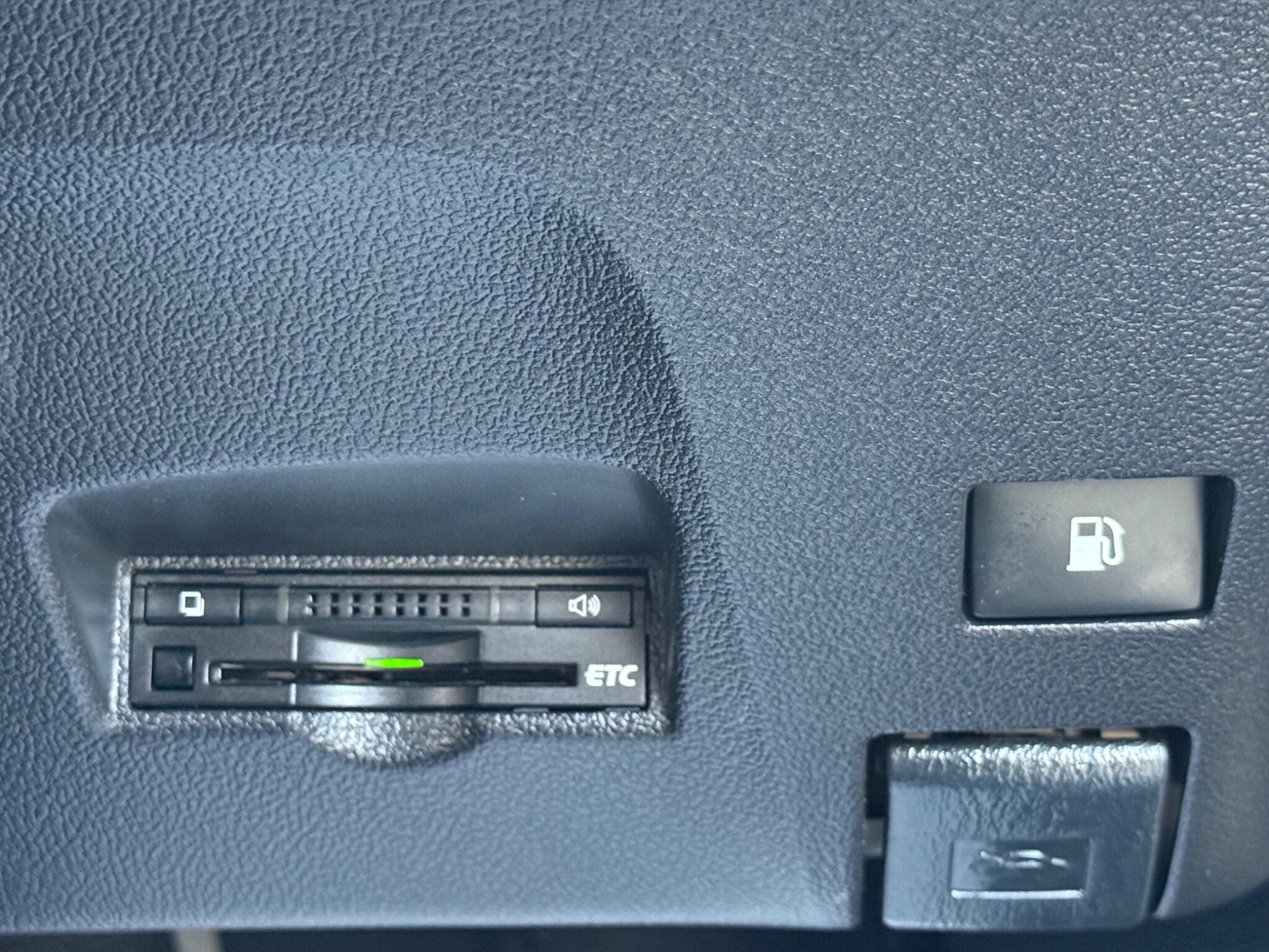 Toyota Prius - Image 72