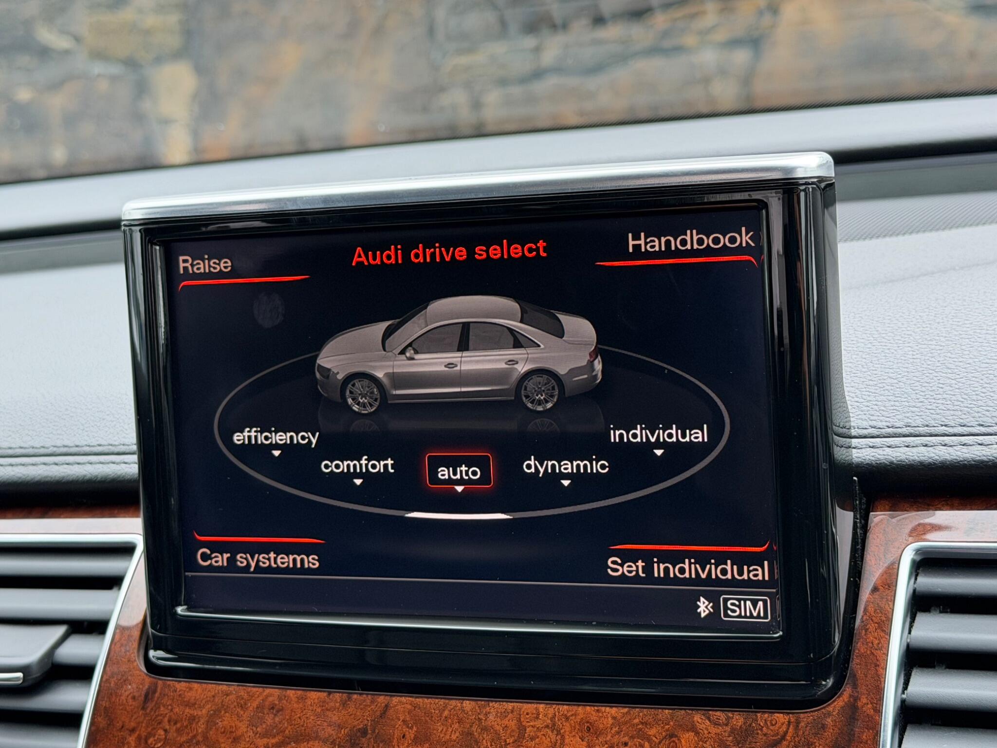 Audi A8 view 30