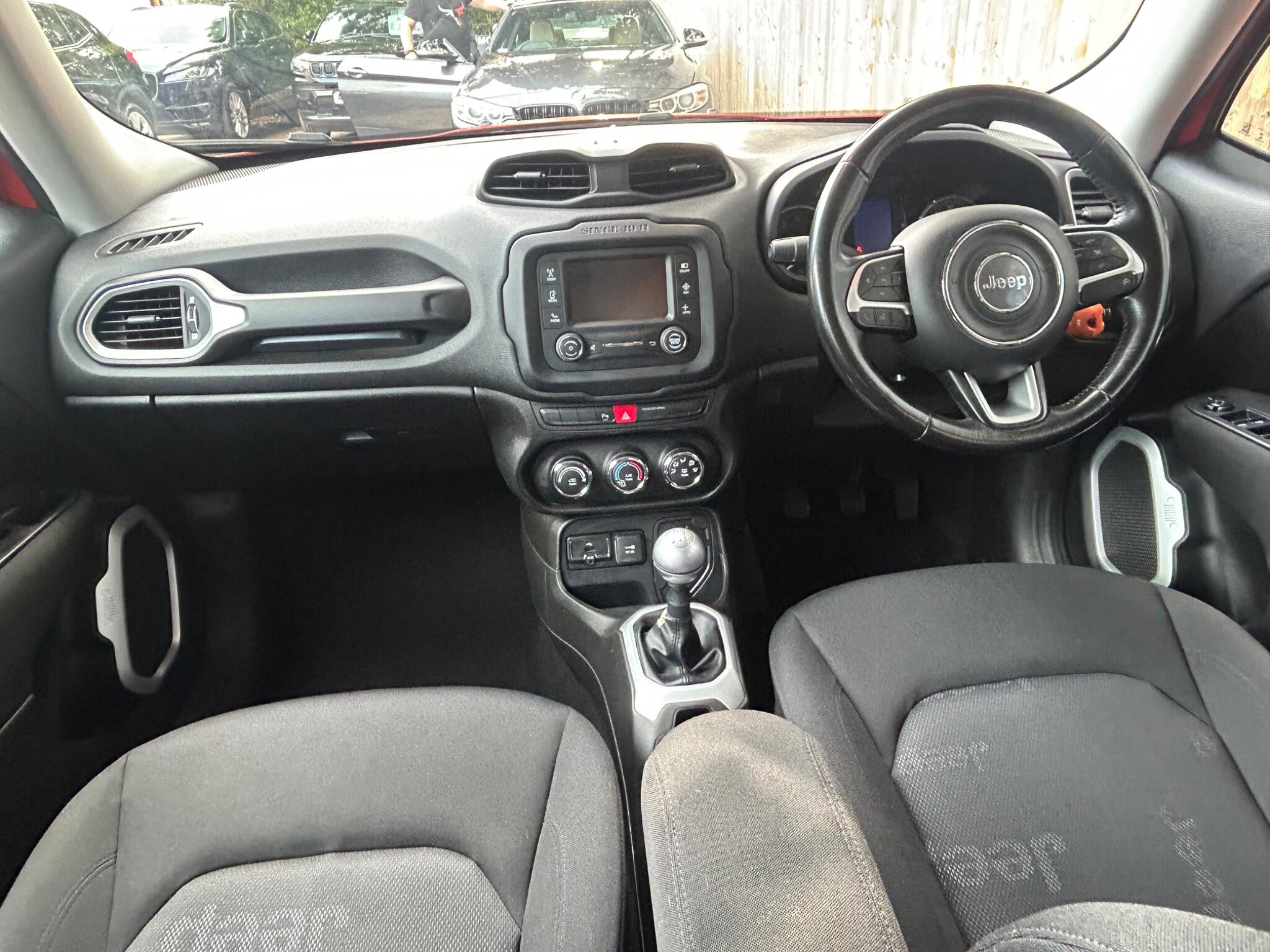 Jeep Renegade view 28
