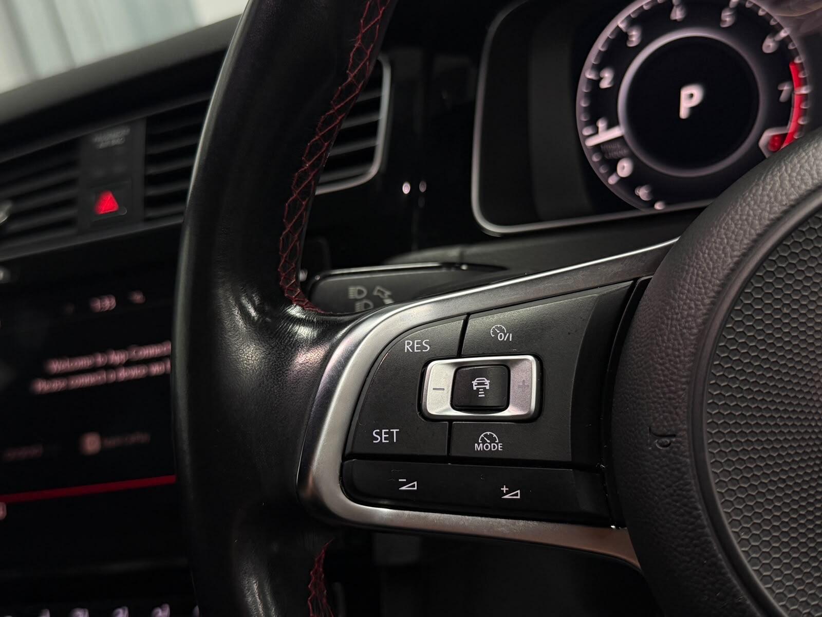 Volkswagen Golf view 27