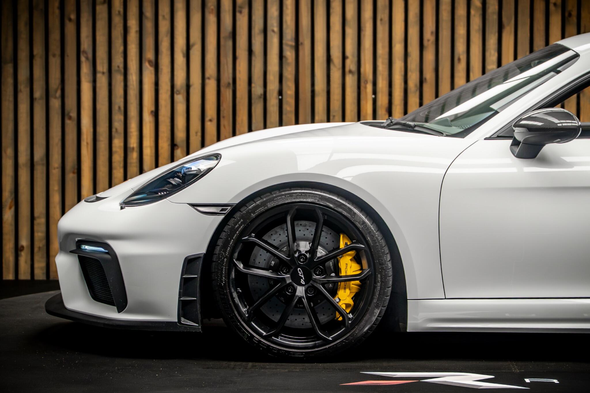 Porsche Cayman view 9