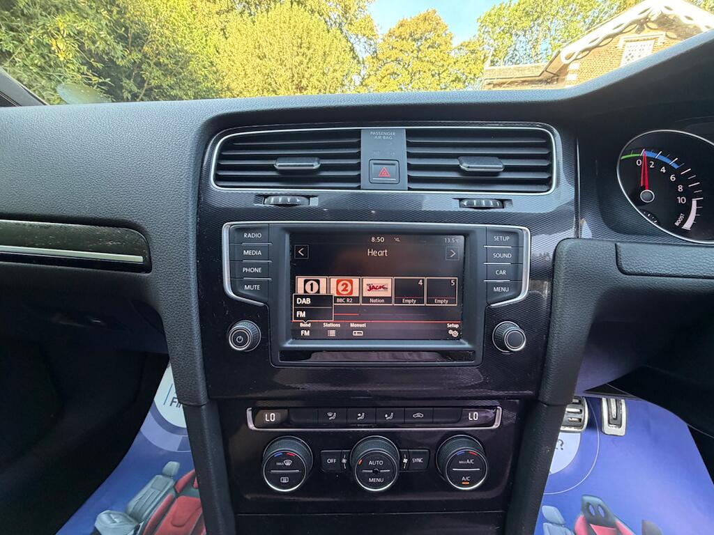 Volkswagen Golf view 21
