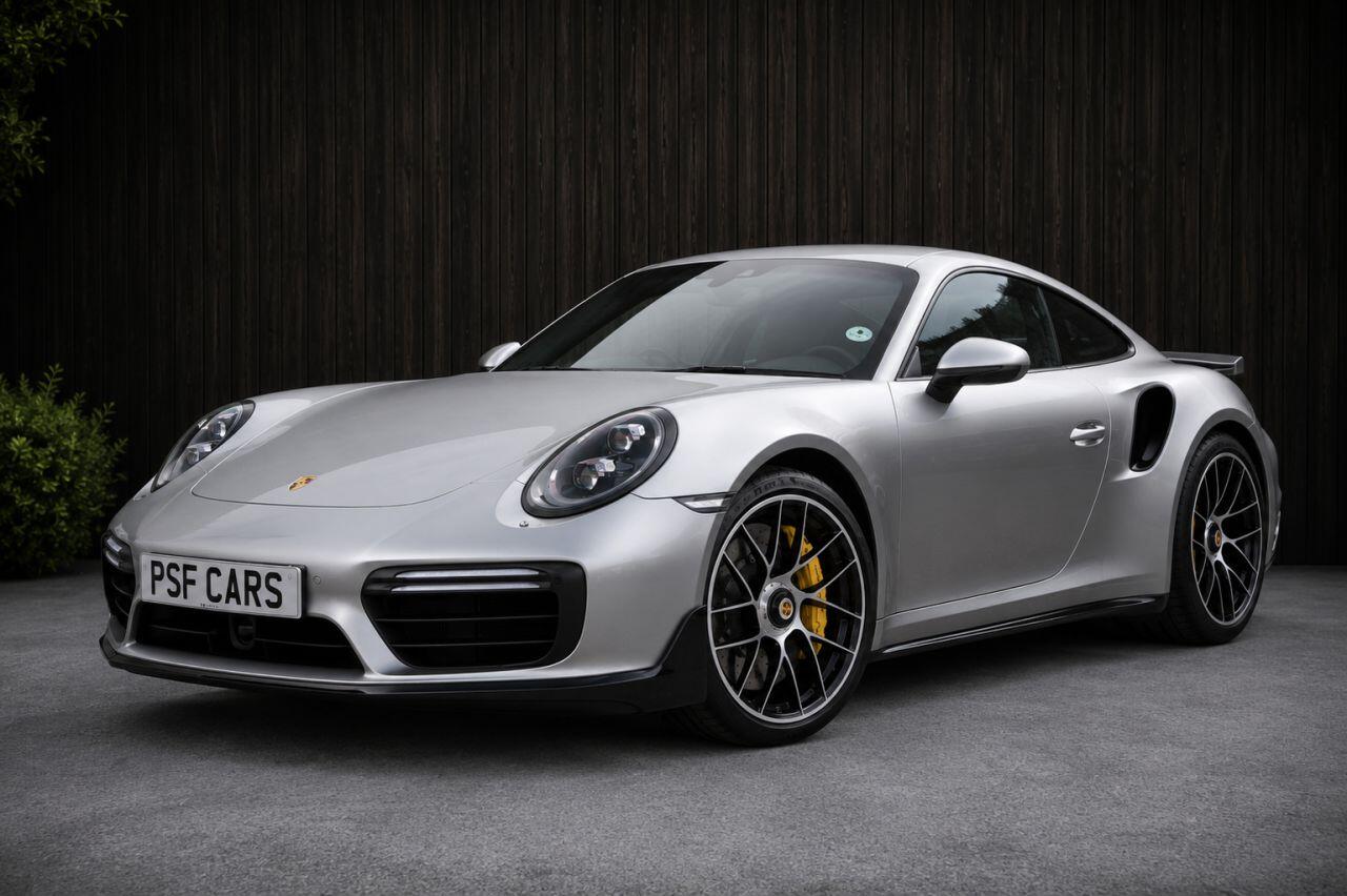 Porsche 911 view 5