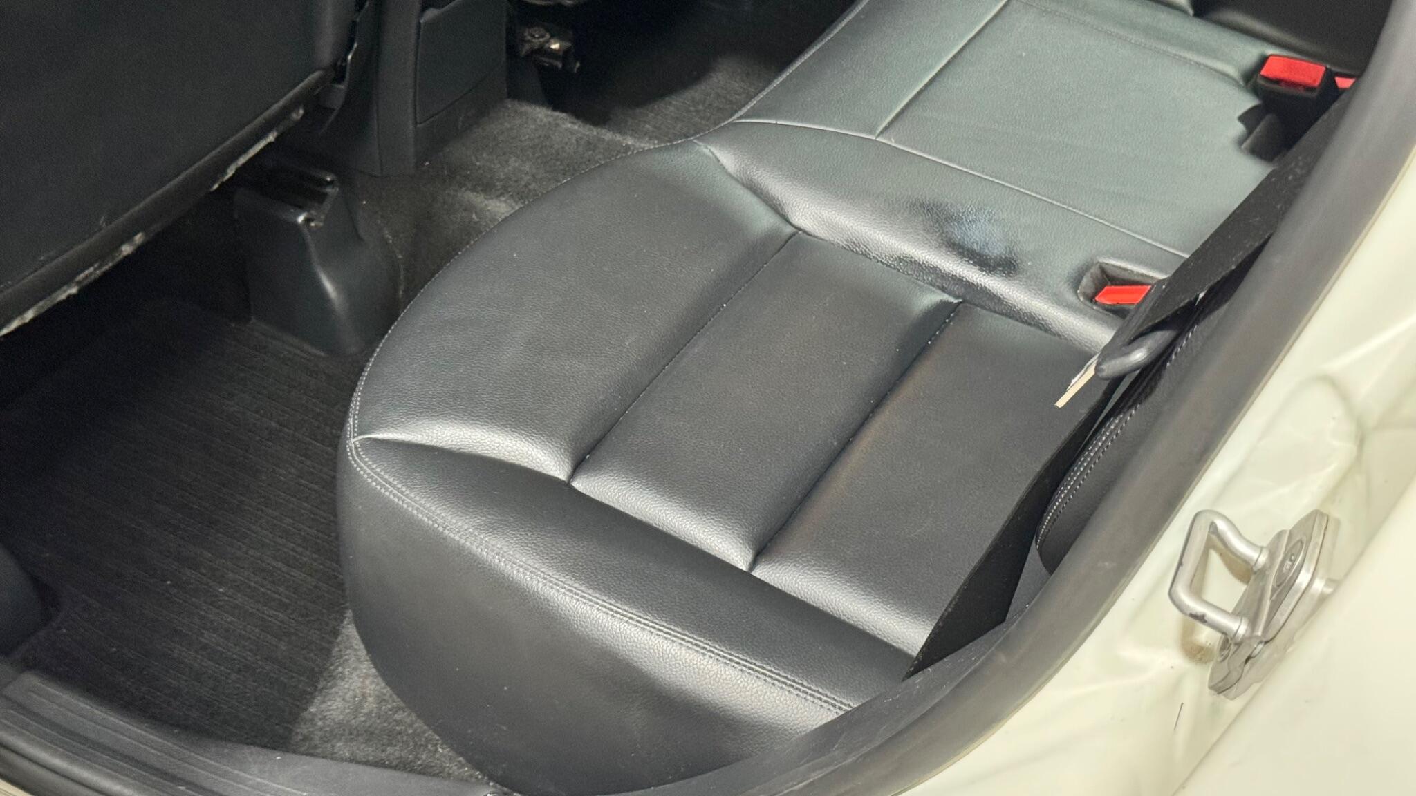 Mercedes-Benz B Class view 50