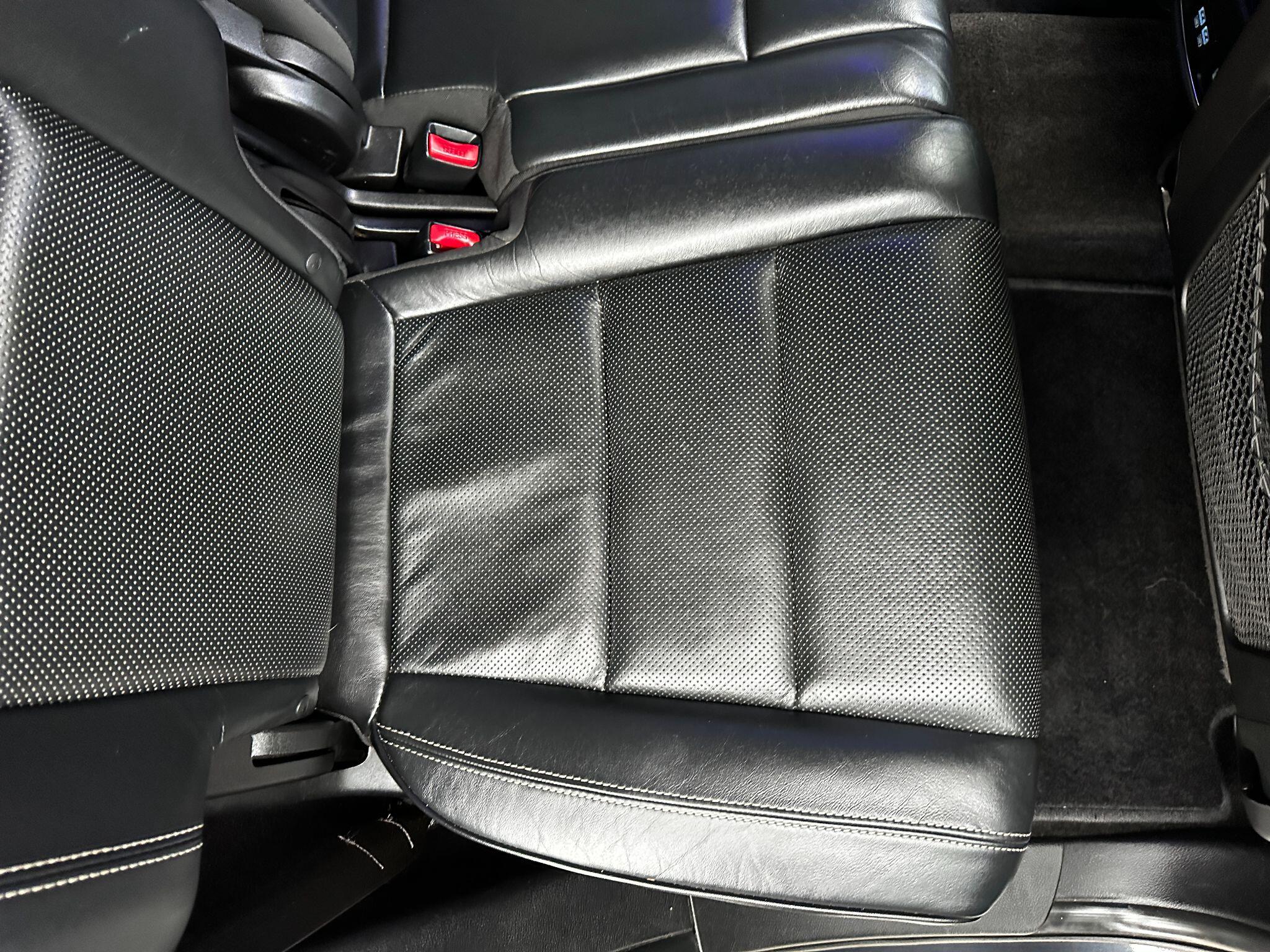 Jeep Grand Cherokee view 32