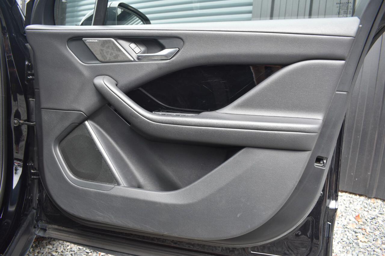 Jaguar I-Pace view 16