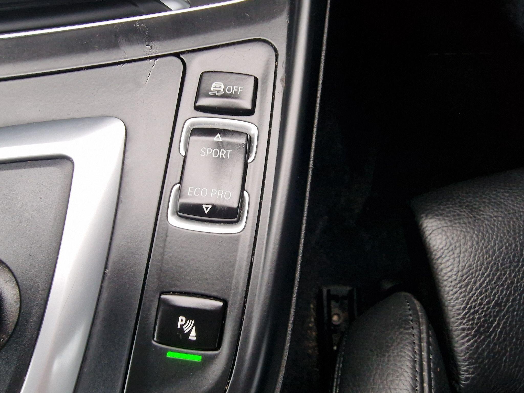 BMW 1 Series view 32
