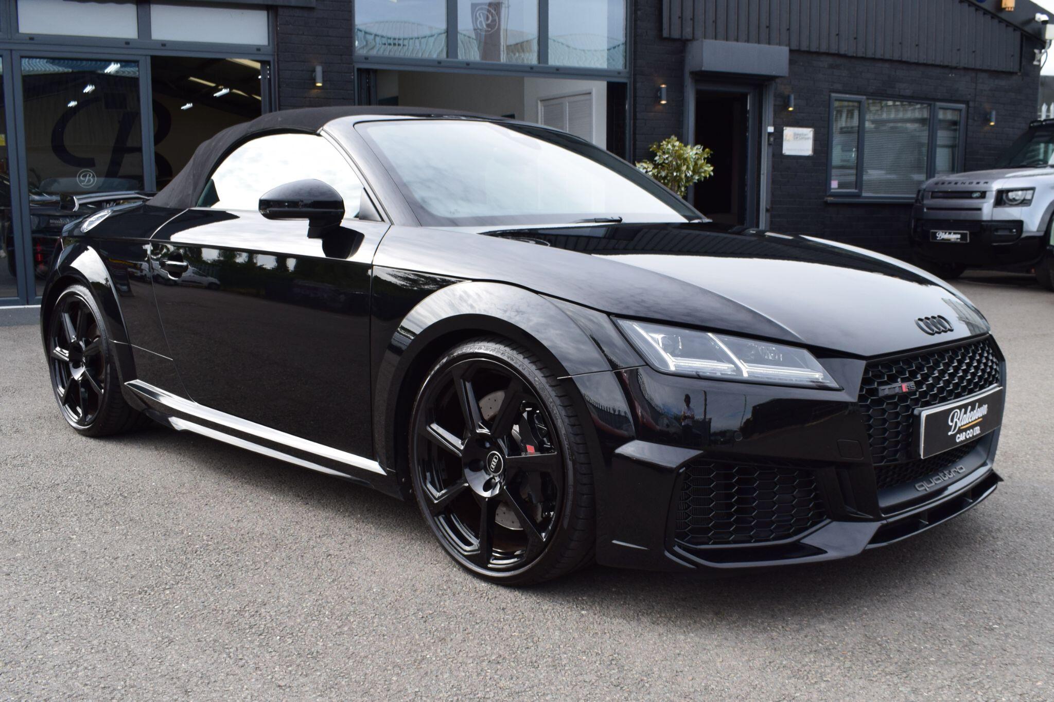 Audi TT RS view 3