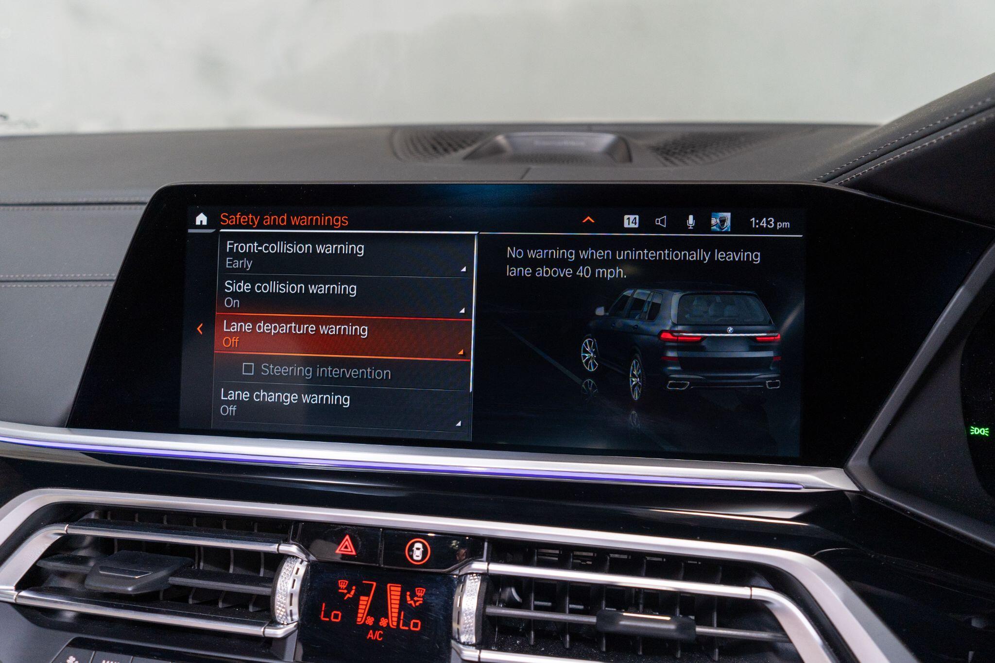 BMW X7 view 27