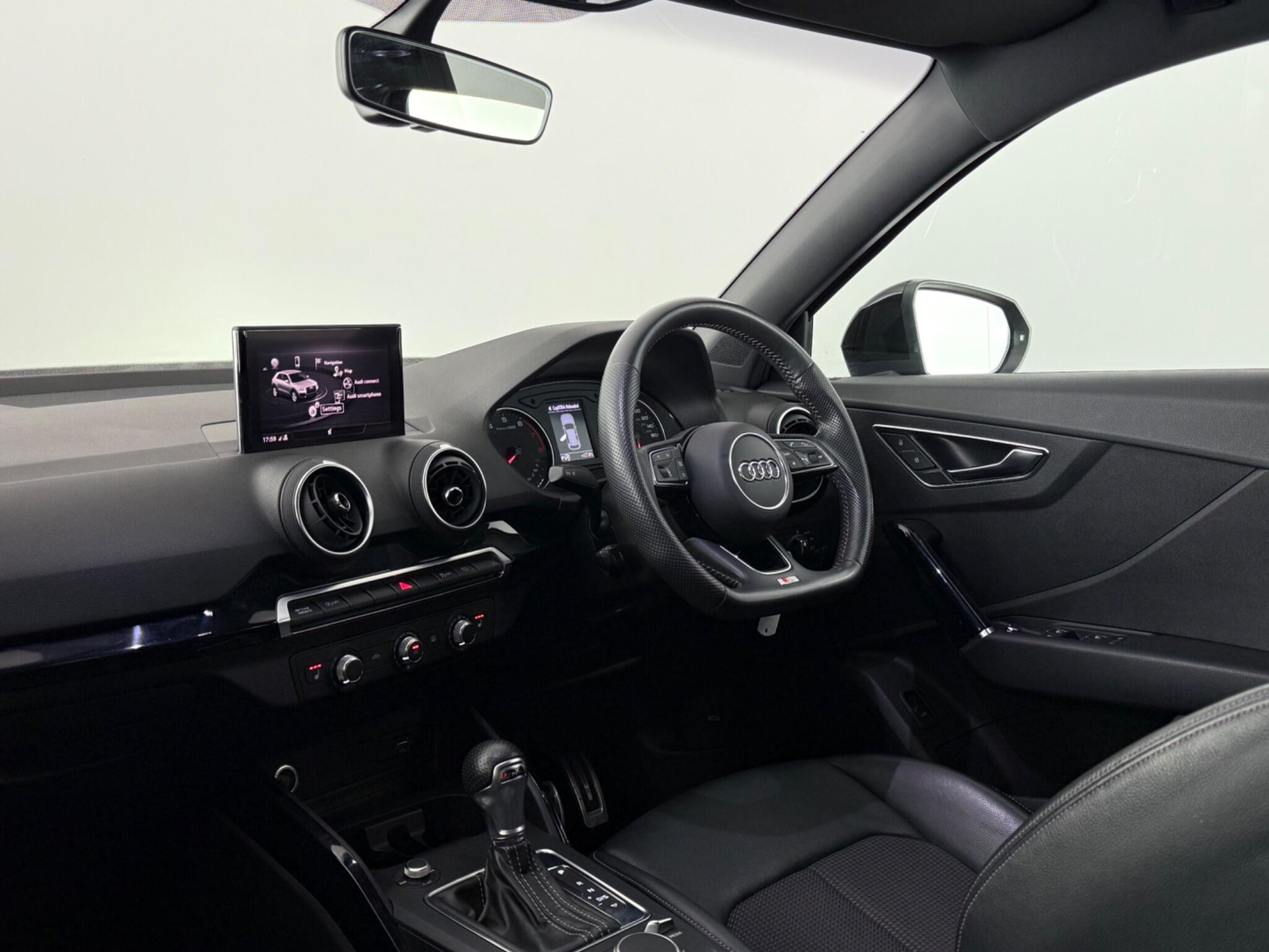 Audi Q2 view 4