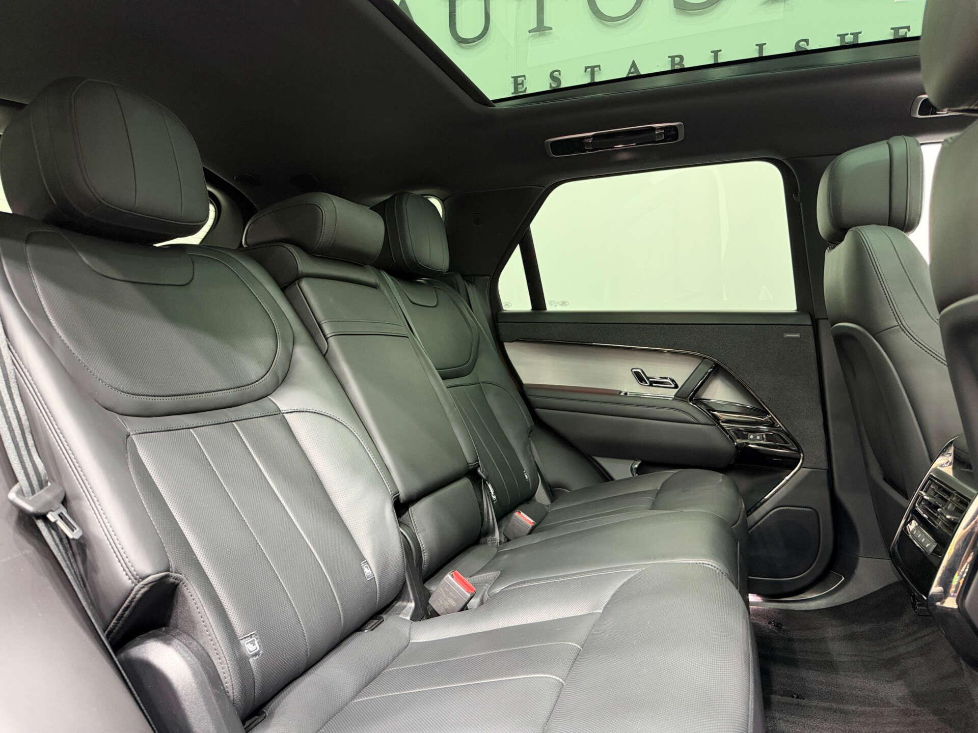 Land Rover Range Rover Sport view 13
