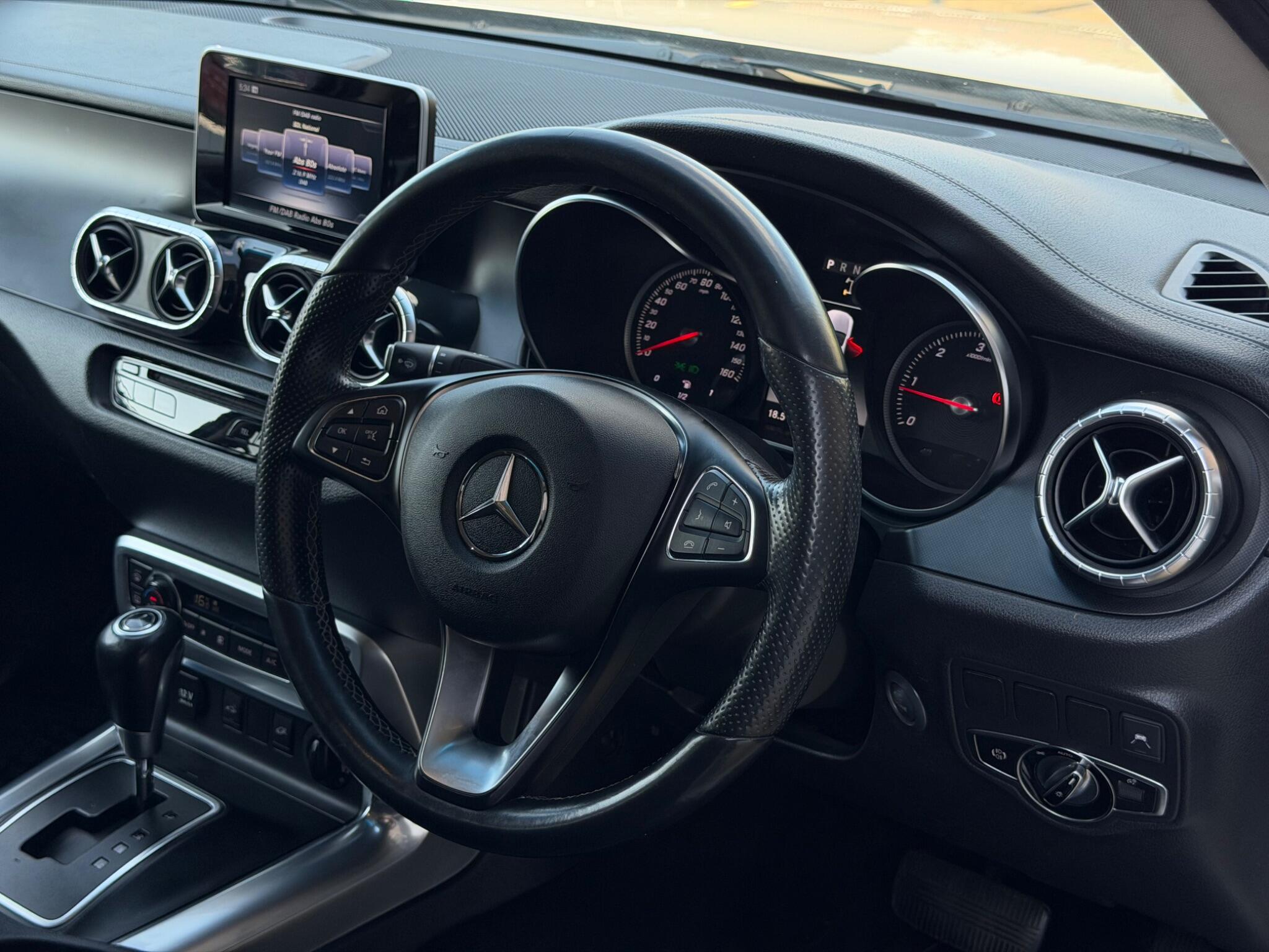 Mercedes-Benz X-Class view 41