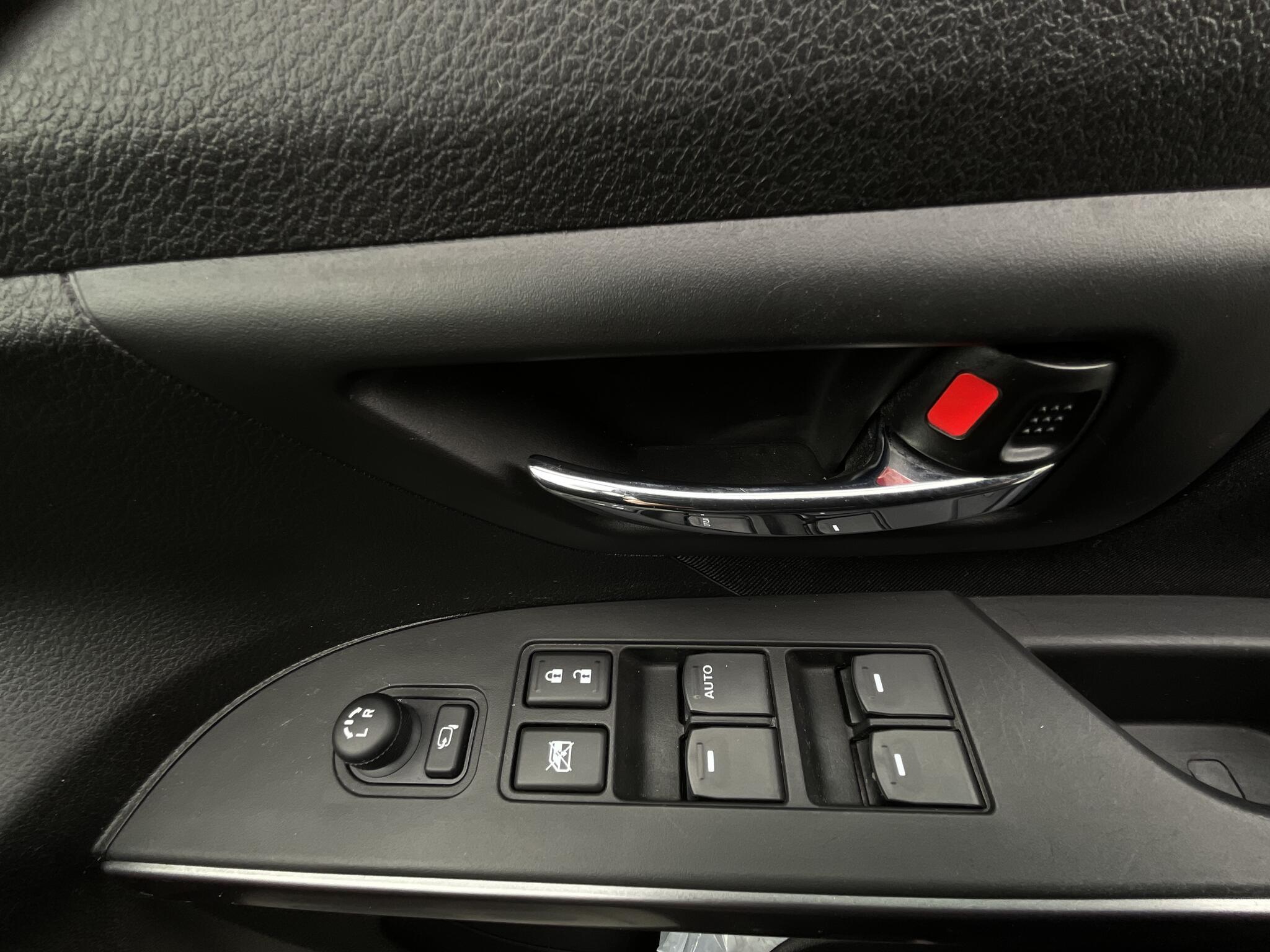 Suzuki S-Cross view 26