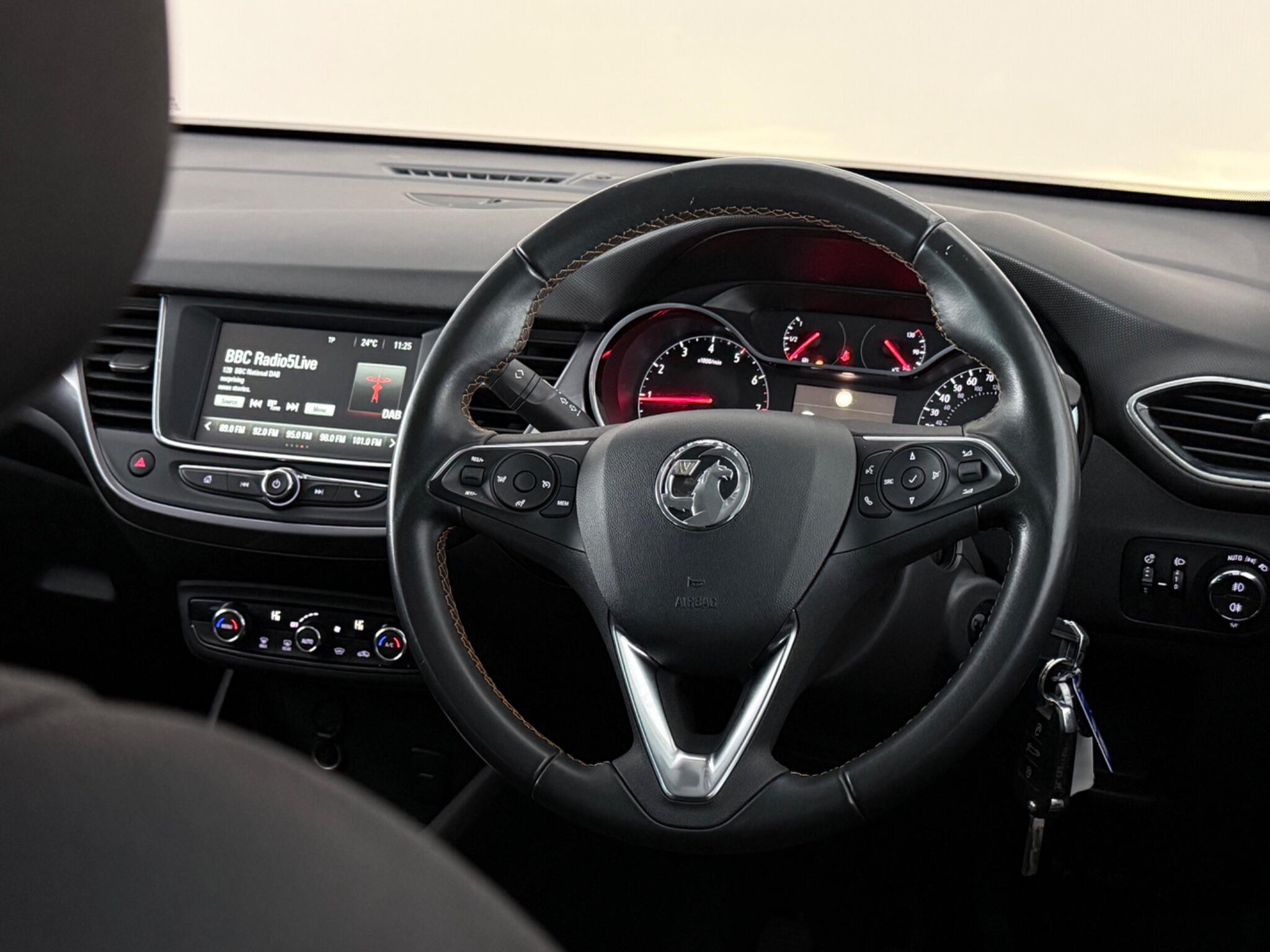 Vauxhall Crossland X view 12
