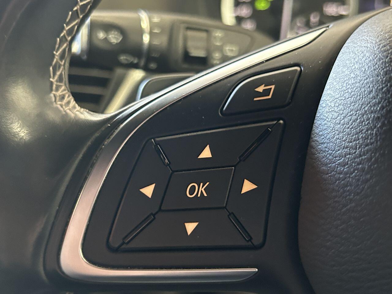 Infiniti Q30 view 30