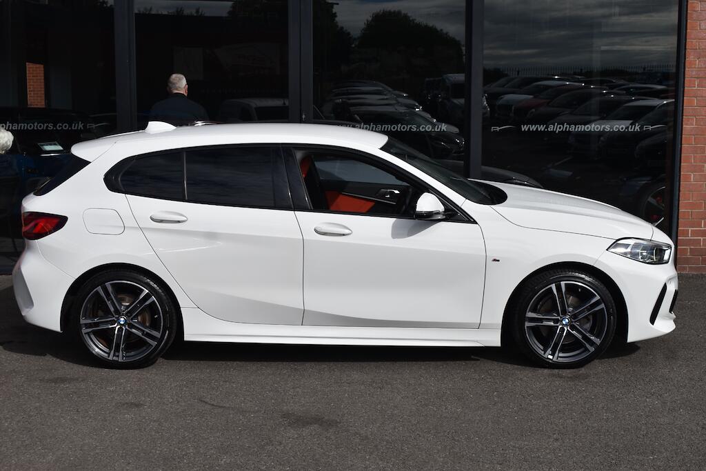 BMW 1 Series view 5