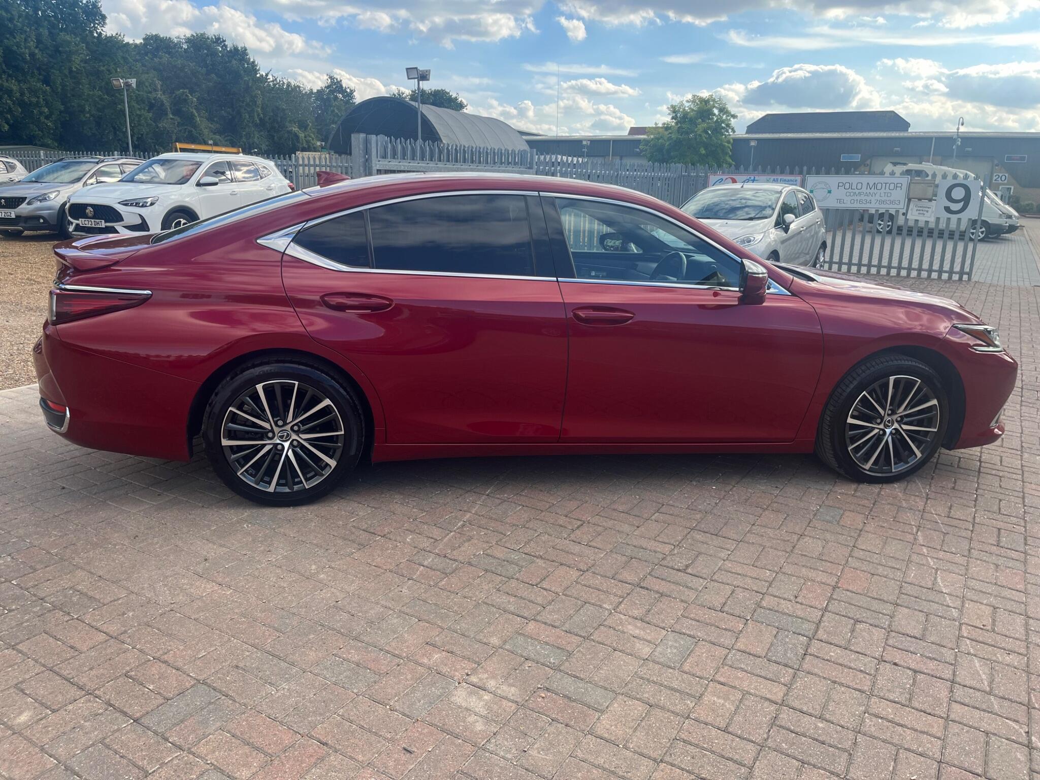 Lexus ES view 2