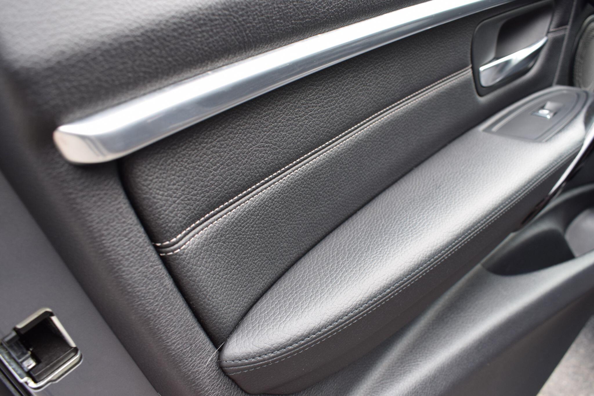 BMW 3 Series view 12