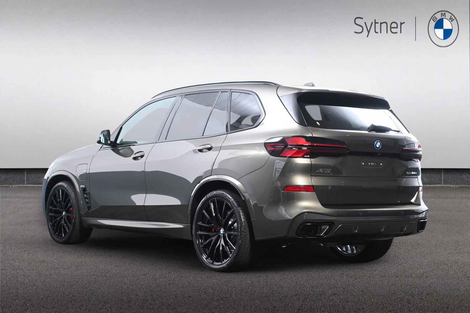 BMW X5 view 2