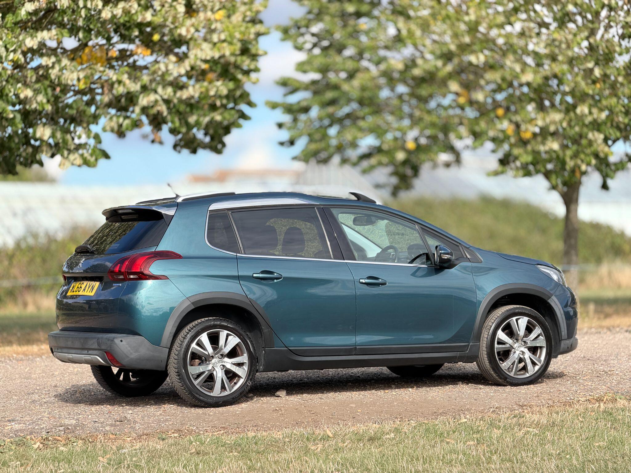 Peugeot 2008 view 6
