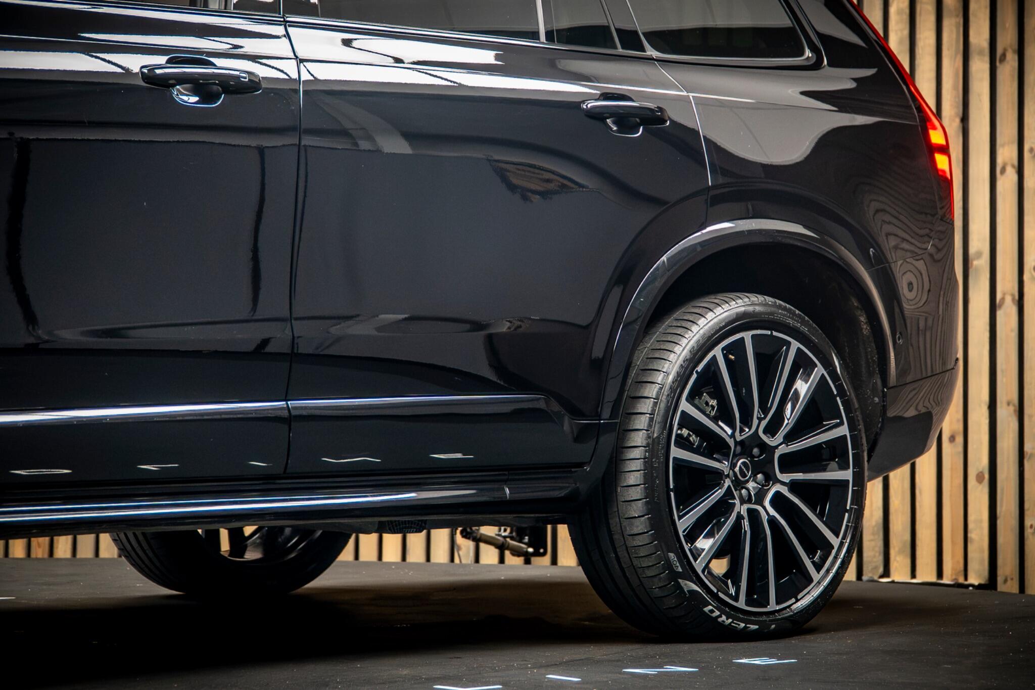 Volvo XC90 view 16