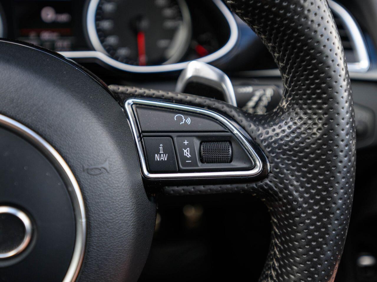 Audi RS4 view 28