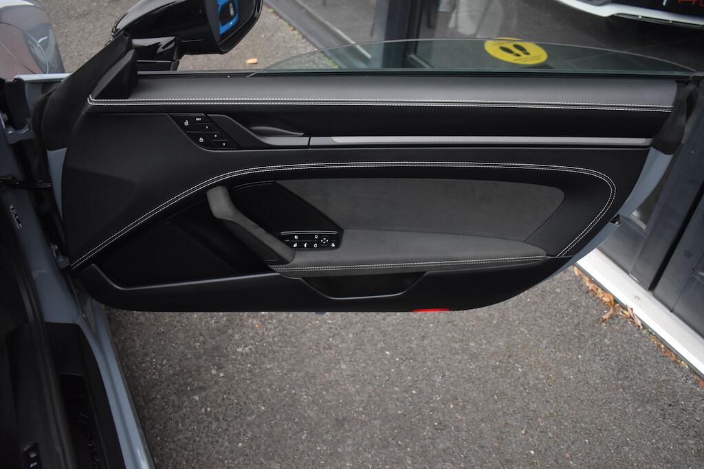 Porsche 911 view 55