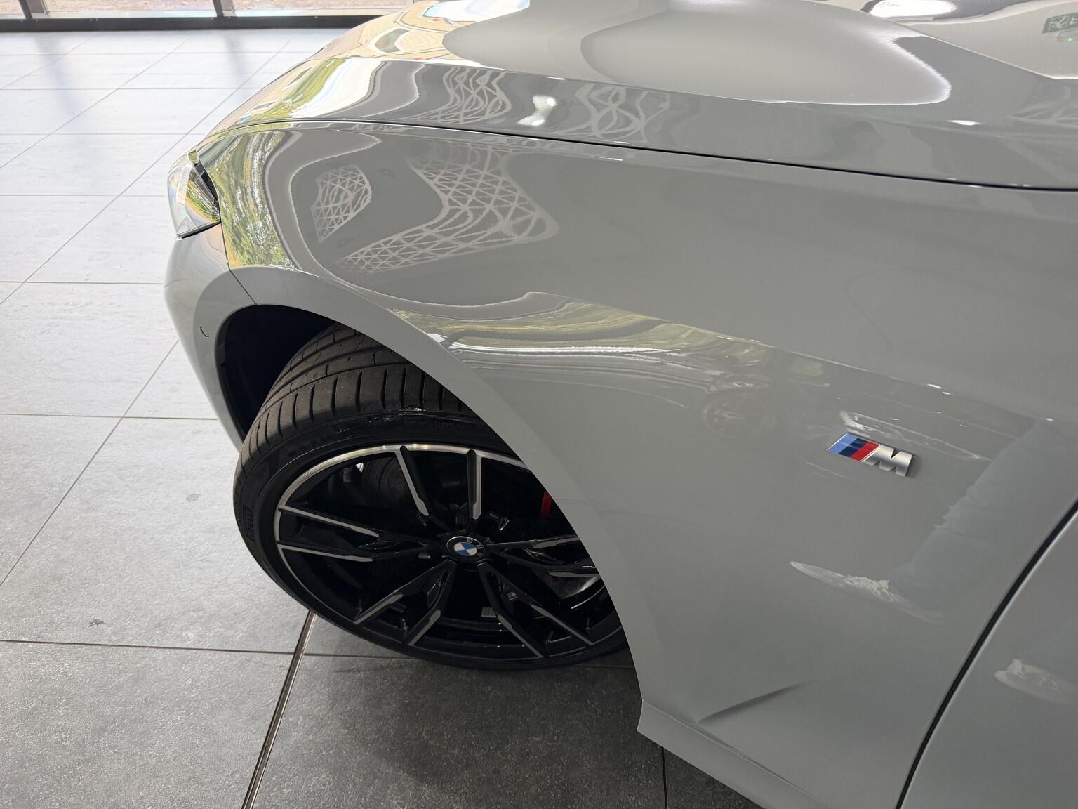 BMW 3 Series view 6