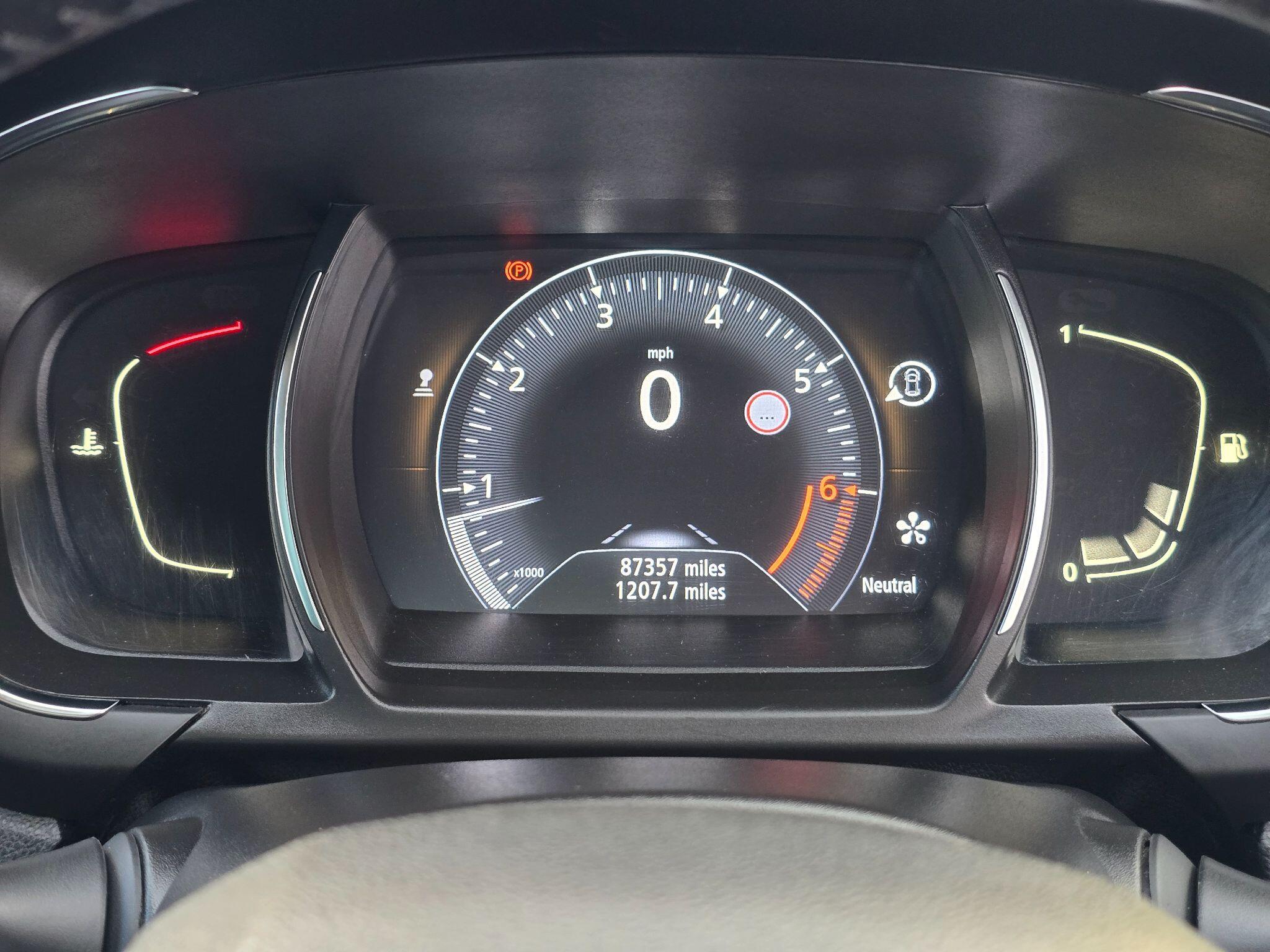 Renault Grand Scenic view 26