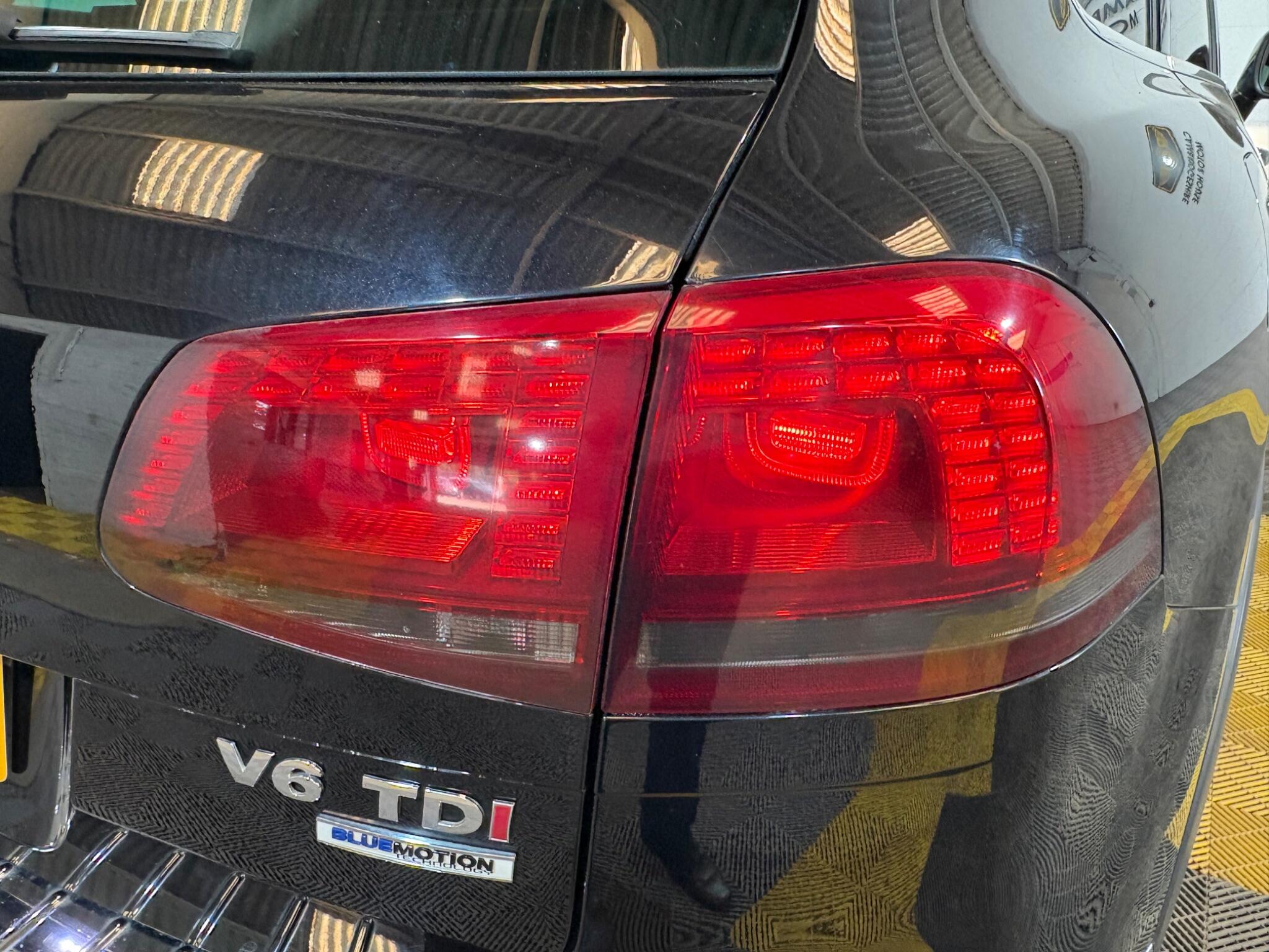 Volkswagen Touareg view 81