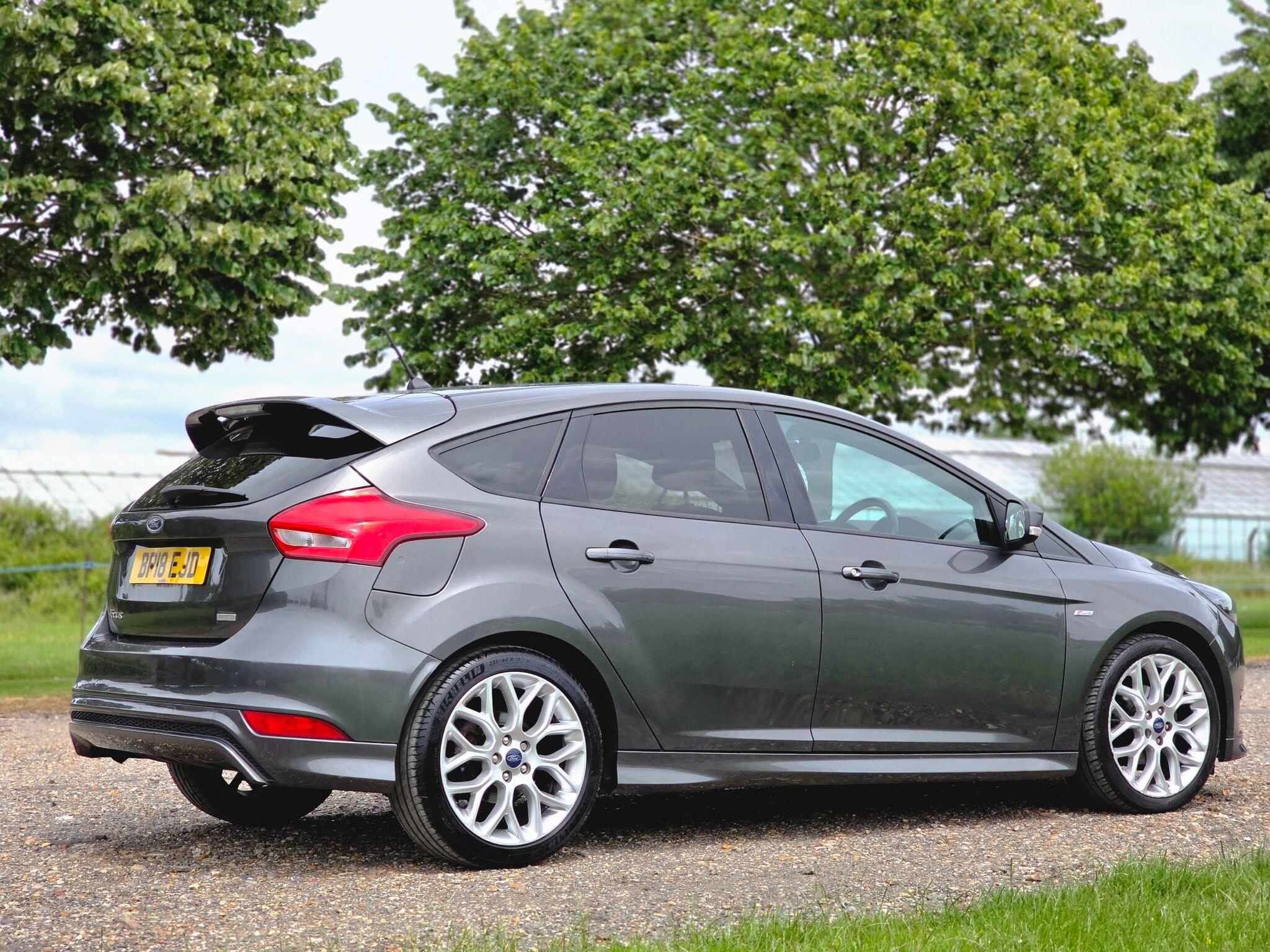 Ford Focus view 4