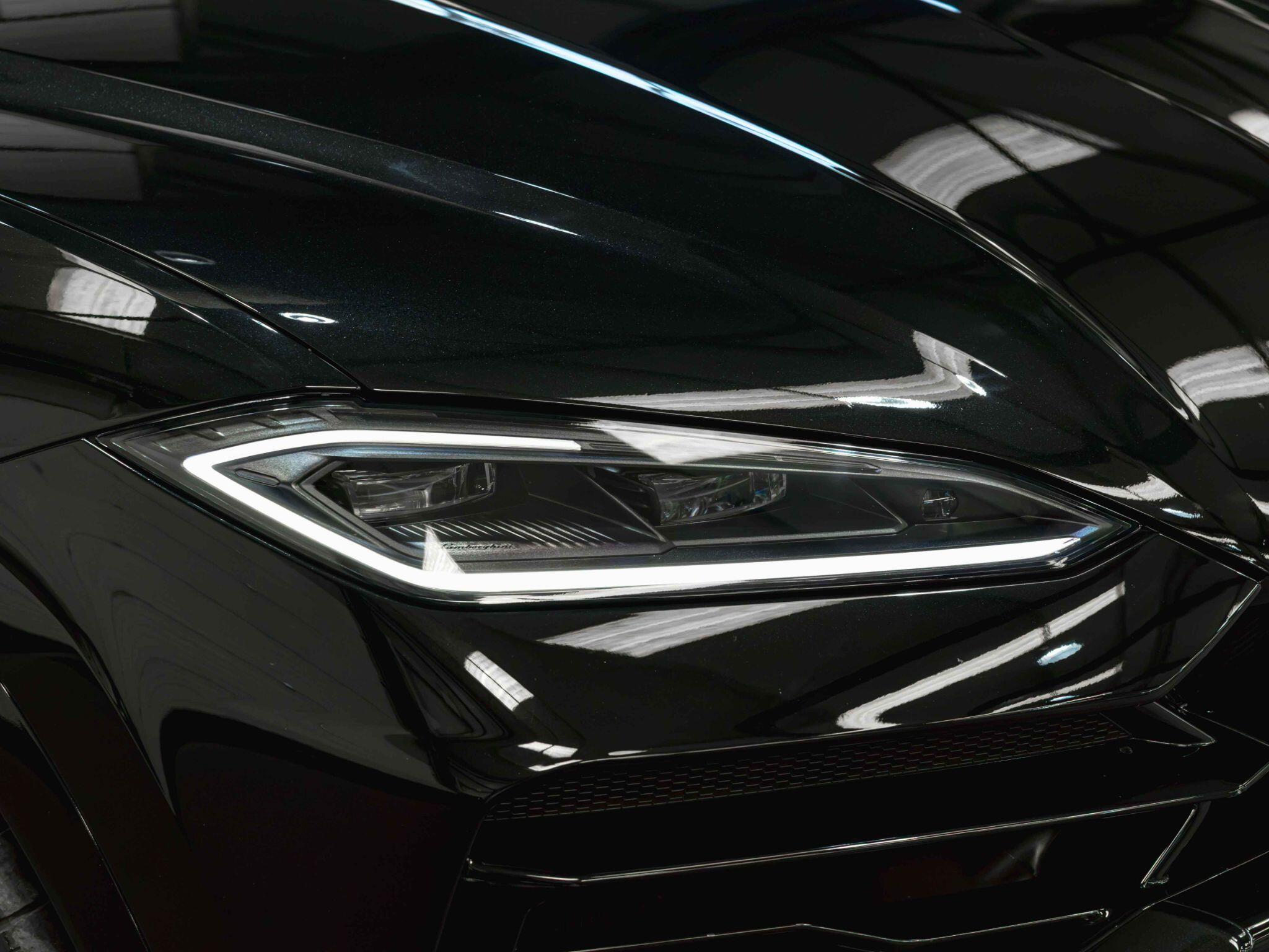 Lamborghini Urus view 14
