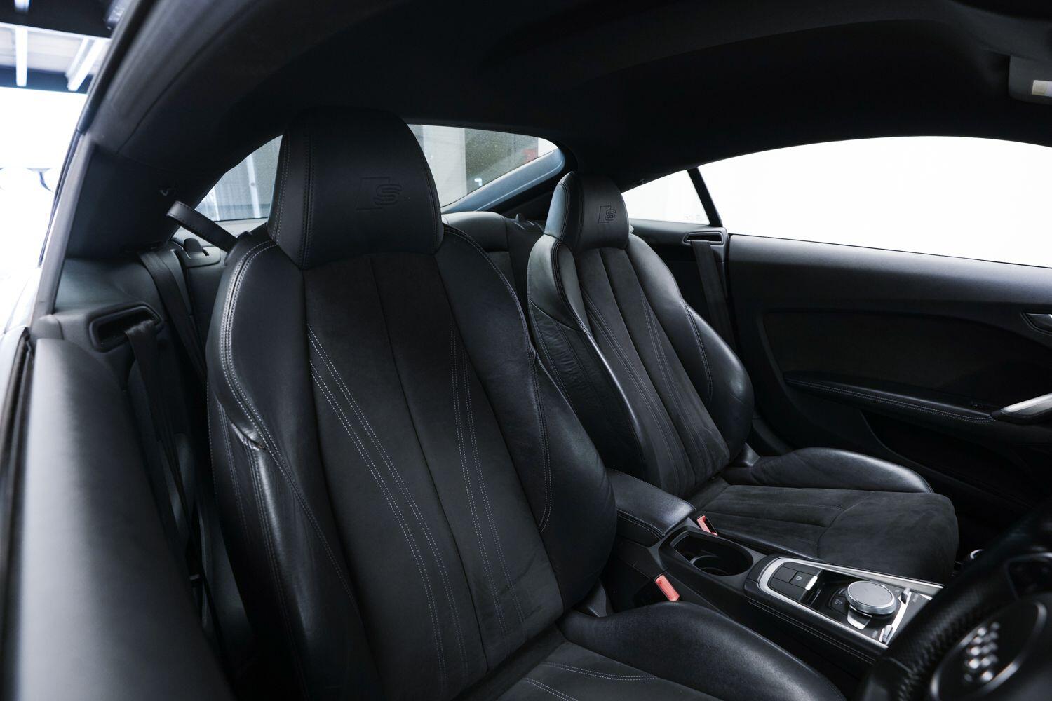 Audi TT view 10