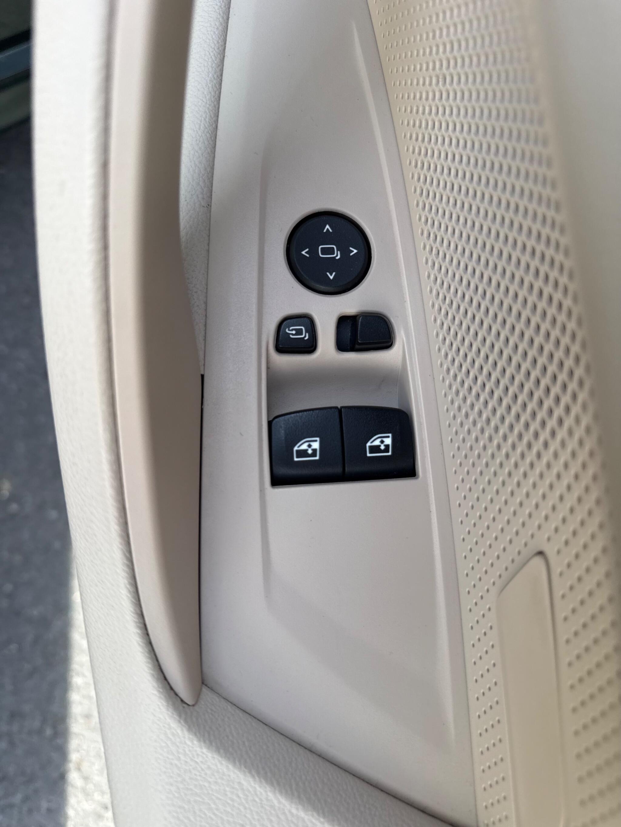 BMW 4 Series view 10