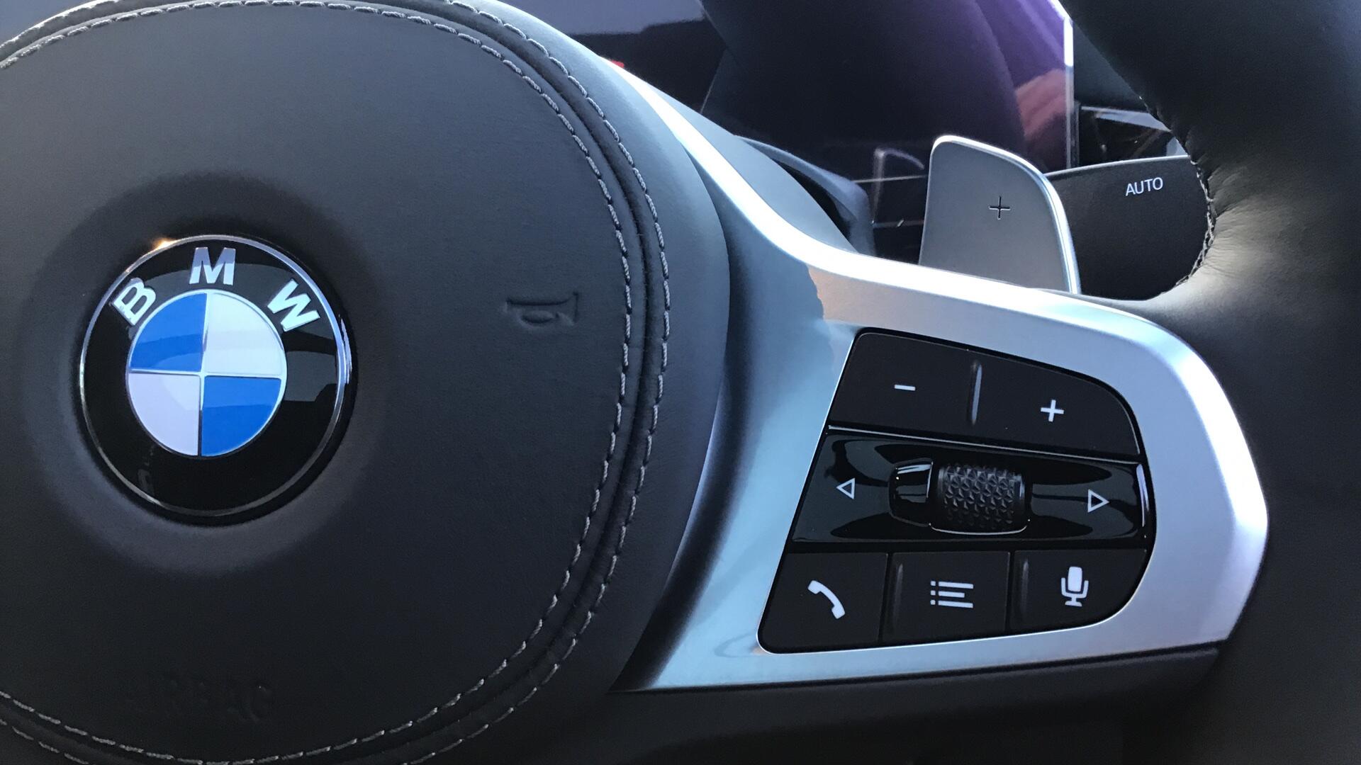 BMW X6 view 18